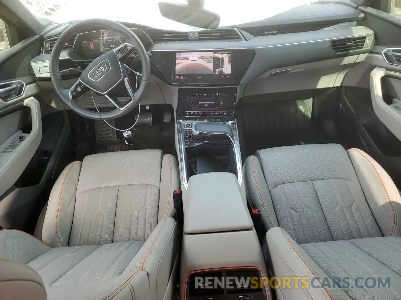 8 Фотография поврежденного автомобиля WA16AAGE2RB023404 AUDI Q8 E-TRON 2024