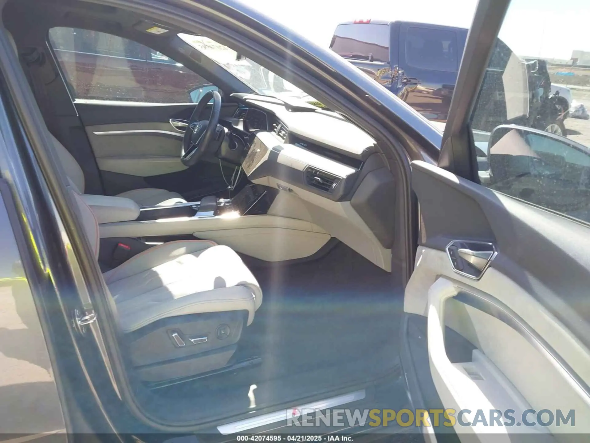 5 Photograph of a damaged car WA16AAGE4RB022187 AUDI Q8 E-TRON 2024