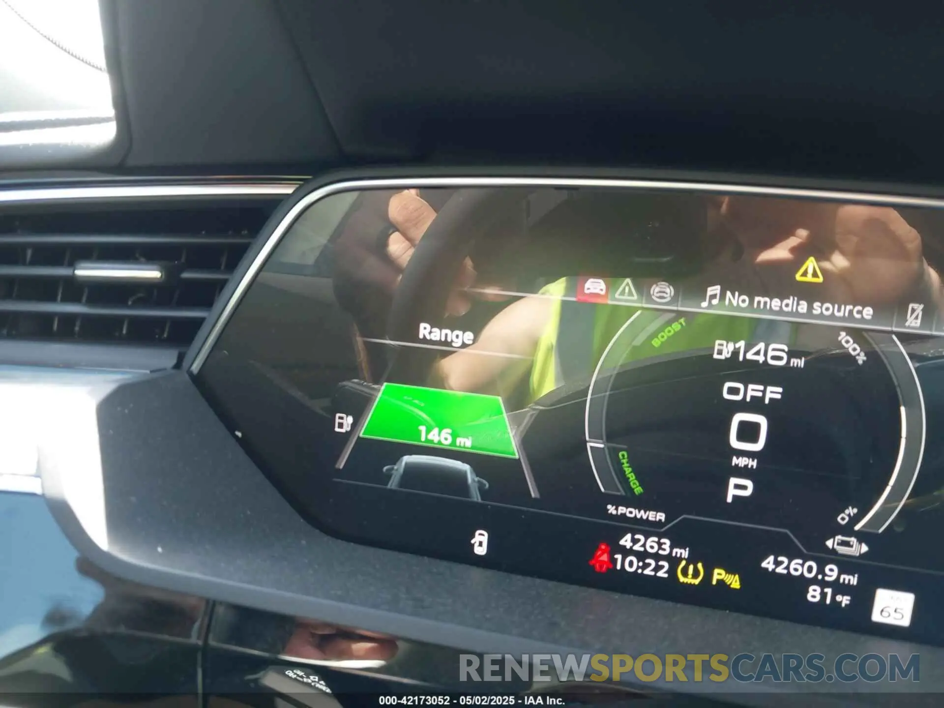 17 Photograph of a damaged car WA16AAGE9RB036425 AUDI Q8 E-TRON 2024