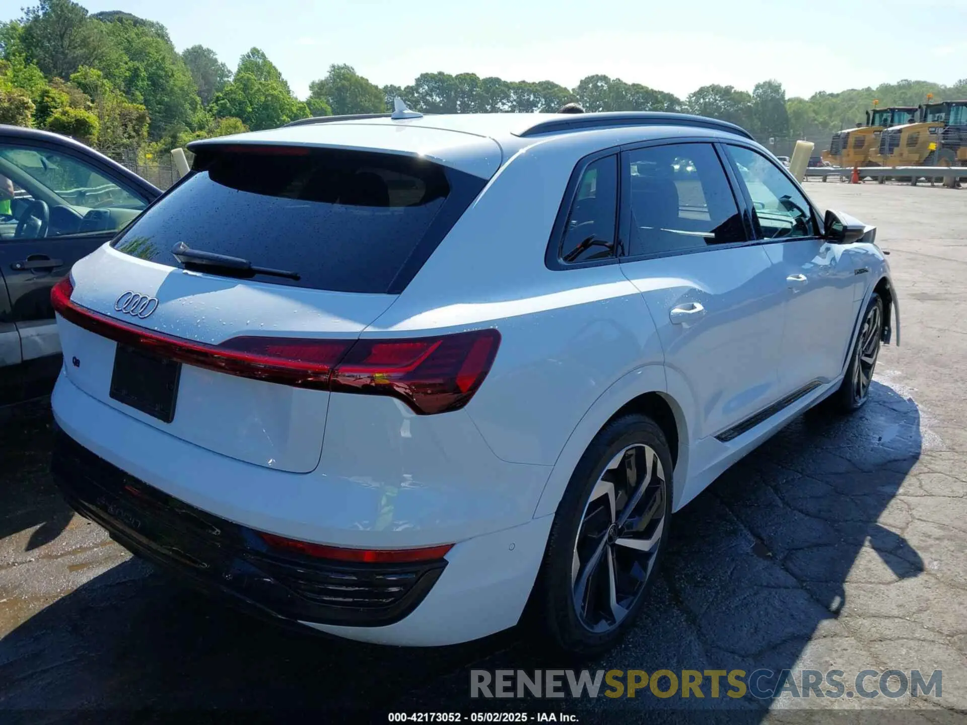 4 Photograph of a damaged car WA16AAGE9RB036425 AUDI Q8 E-TRON 2024