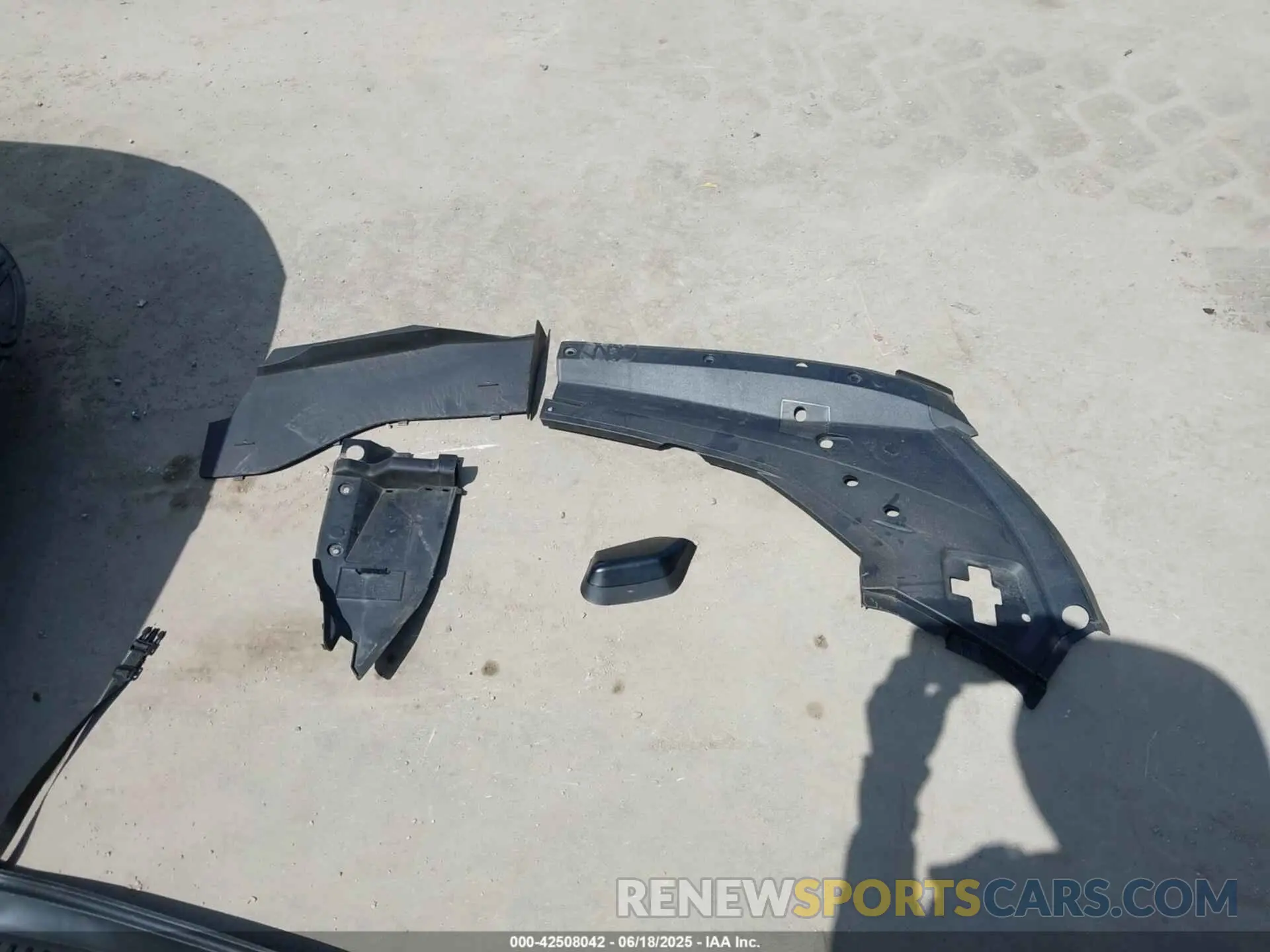 12 Photograph of a damaged car WA16ABGE6RB030782 AUDI Q8 E-TRON 2024