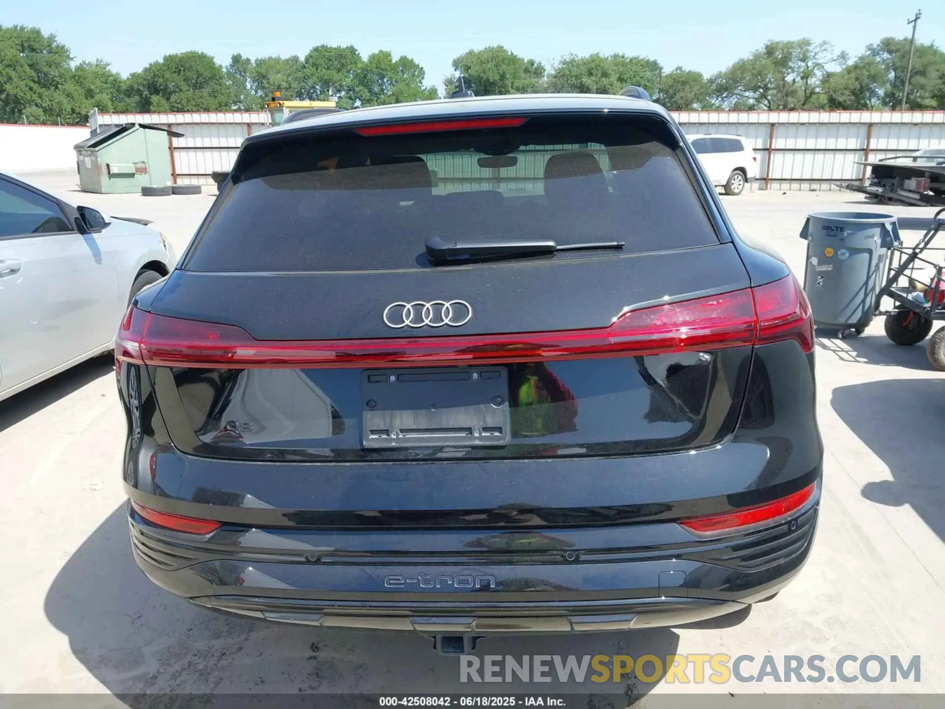17 Photograph of a damaged car WA16ABGE6RB030782 AUDI Q8 E-TRON 2024