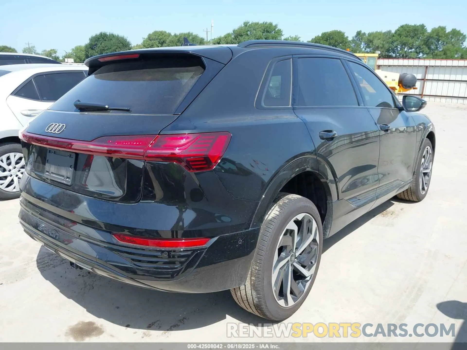 4 Photograph of a damaged car WA16ABGE6RB030782 AUDI Q8 E-TRON 2024