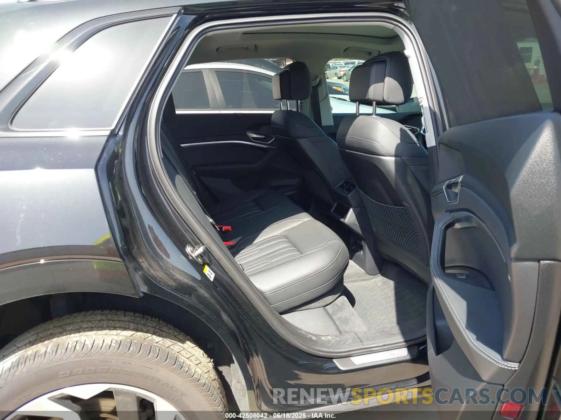 8 Photograph of a damaged car WA16ABGE6RB030782 AUDI Q8 E-TRON 2024