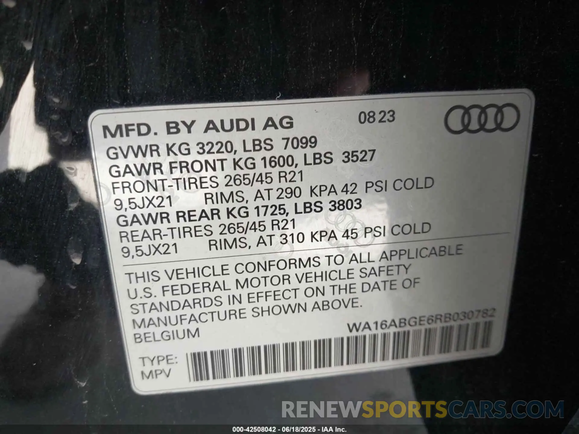9 Photograph of a damaged car WA16ABGE6RB030782 AUDI Q8 E-TRON 2024