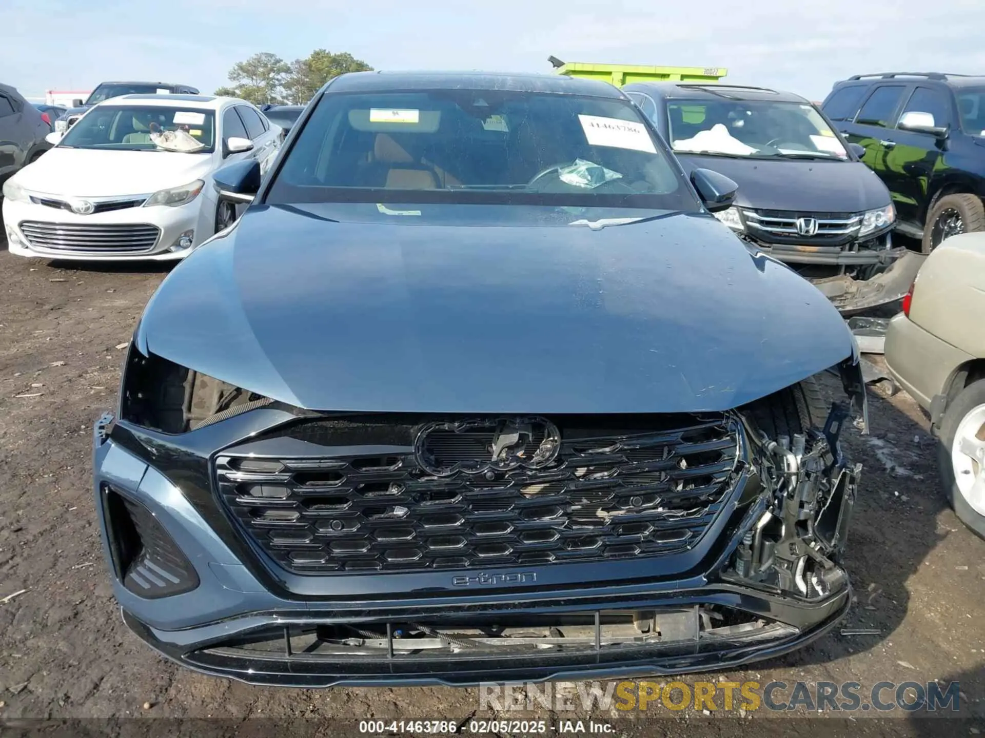 12 Фотография поврежденного автомобиля WA1BAAGE4RB036699 AUDI Q8 E-TRON 2024