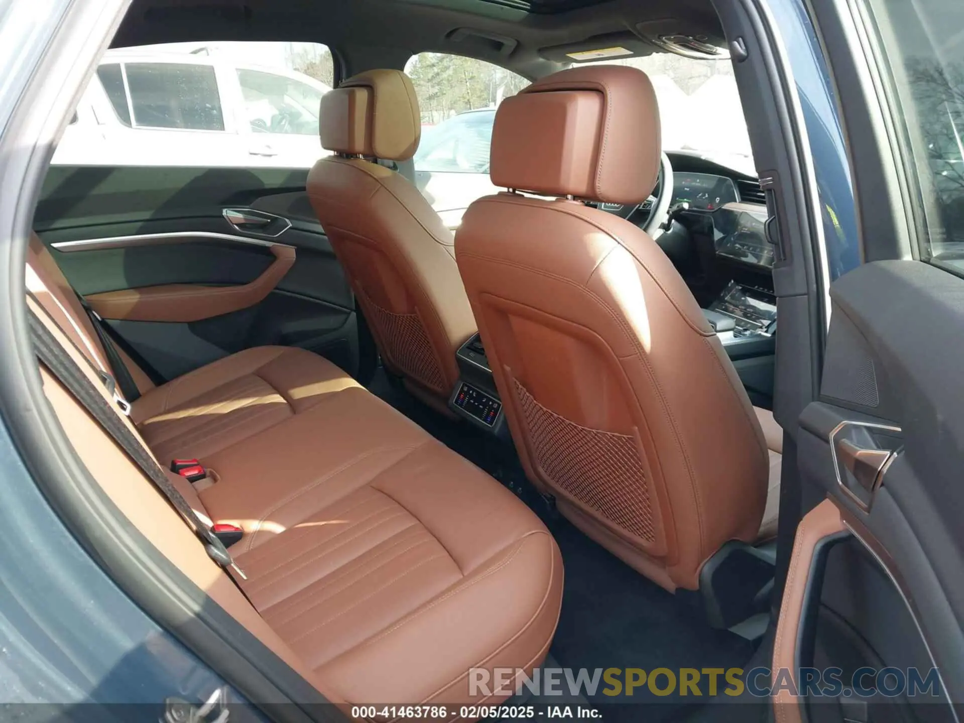 8 Фотография поврежденного автомобиля WA1BAAGE4RB036699 AUDI Q8 E-TRON 2024