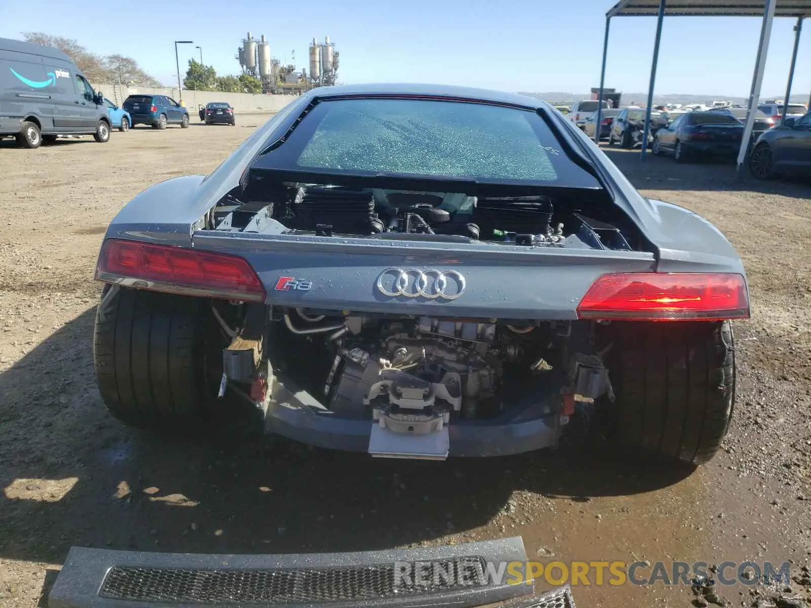 6 Photograph of a damaged car WUAEEAFX2L7900088 AUDI R8 2020
