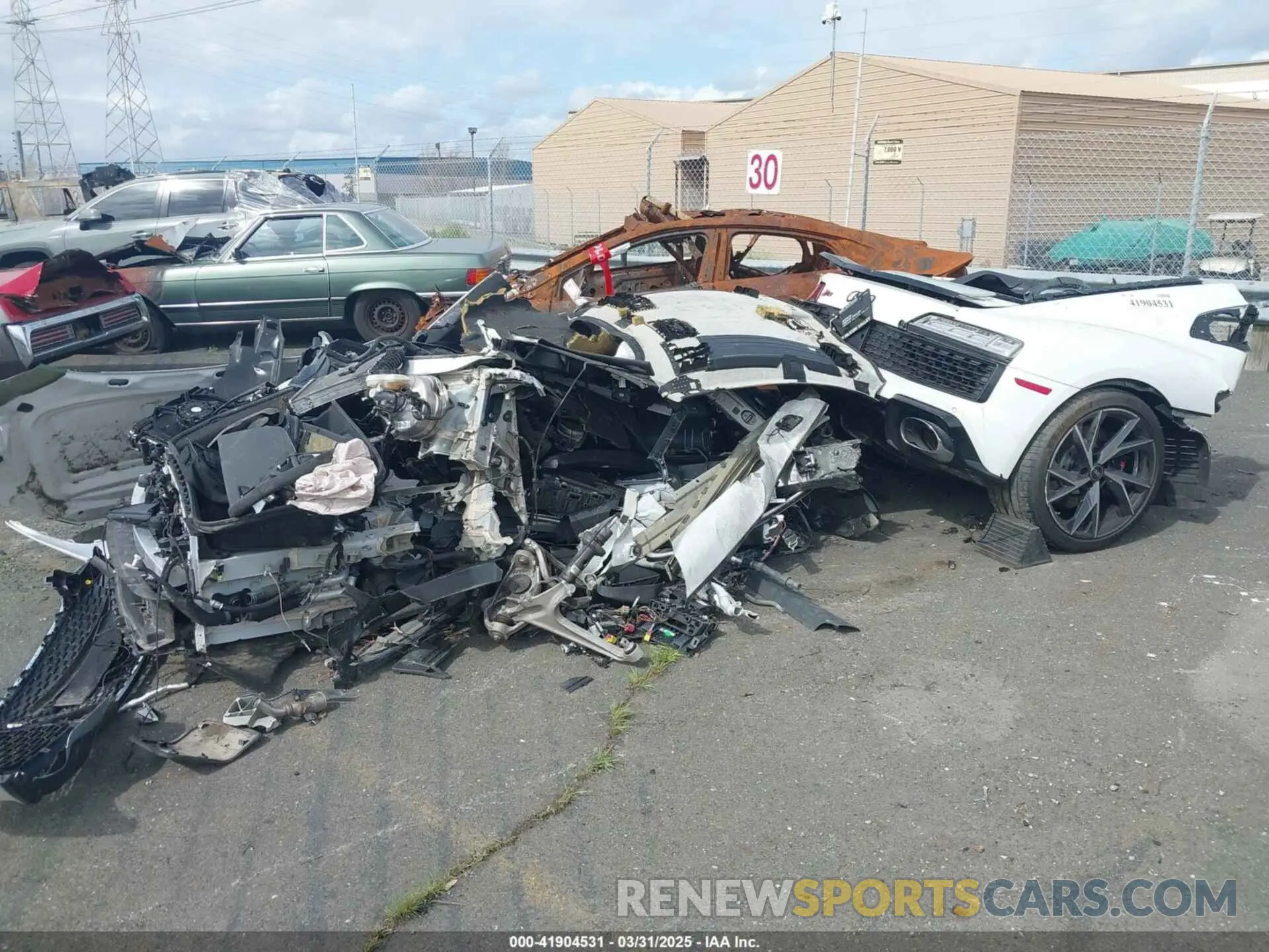 6 Фотография поврежденного автомобиля WUACEAFX7N7901019 AUDI R8 2022