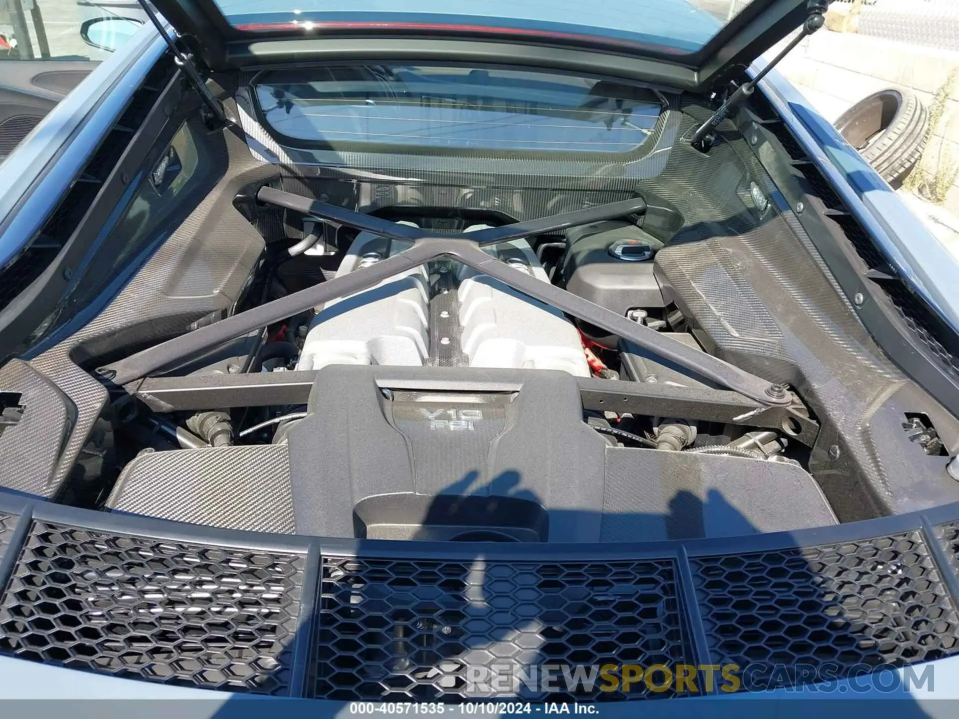 10 Фотография поврежденного автомобиля WUACEAFX3P7902574 AUDI R8 2023