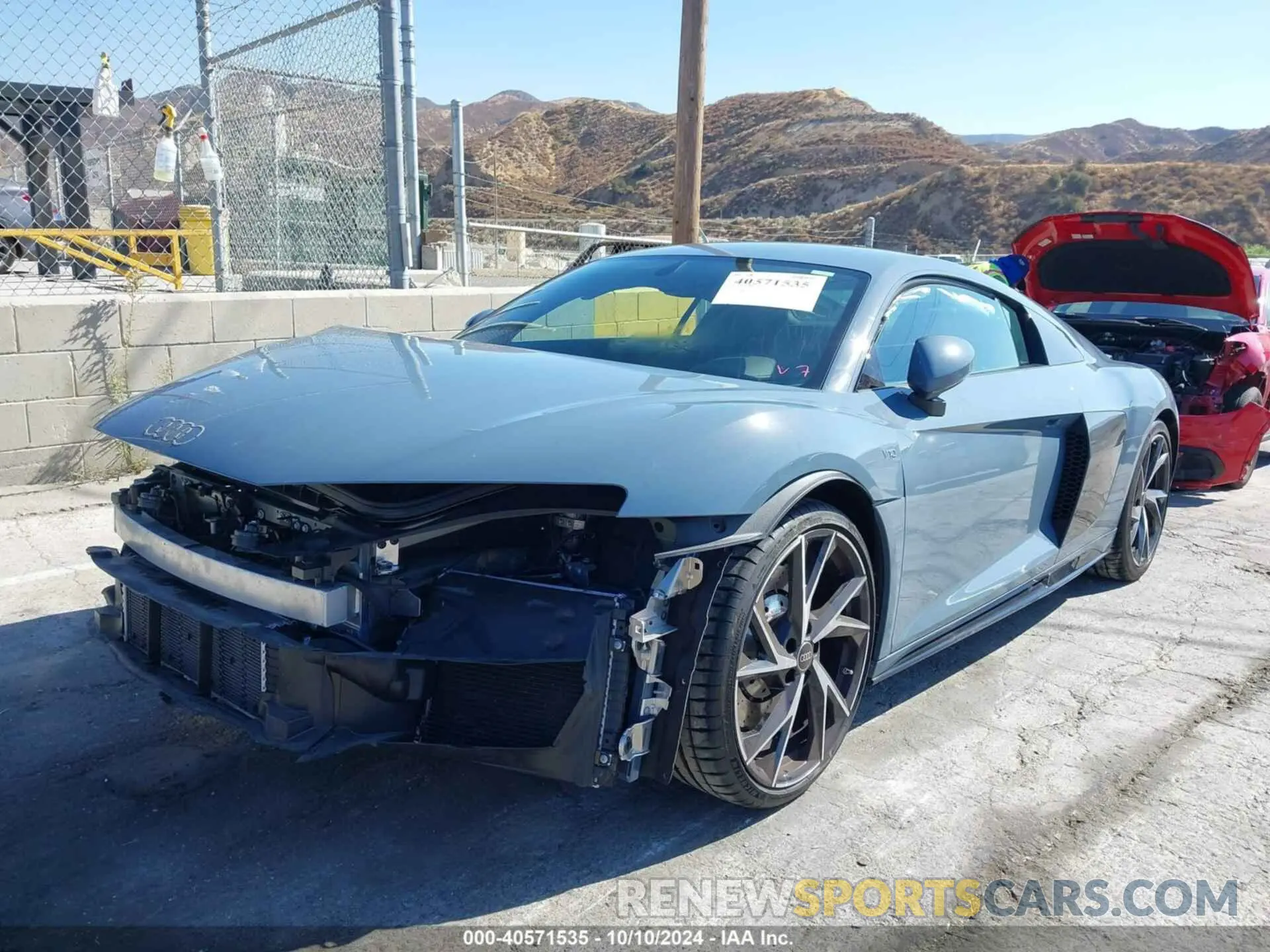2 Фотография поврежденного автомобиля WUACEAFX3P7902574 AUDI R8 2023