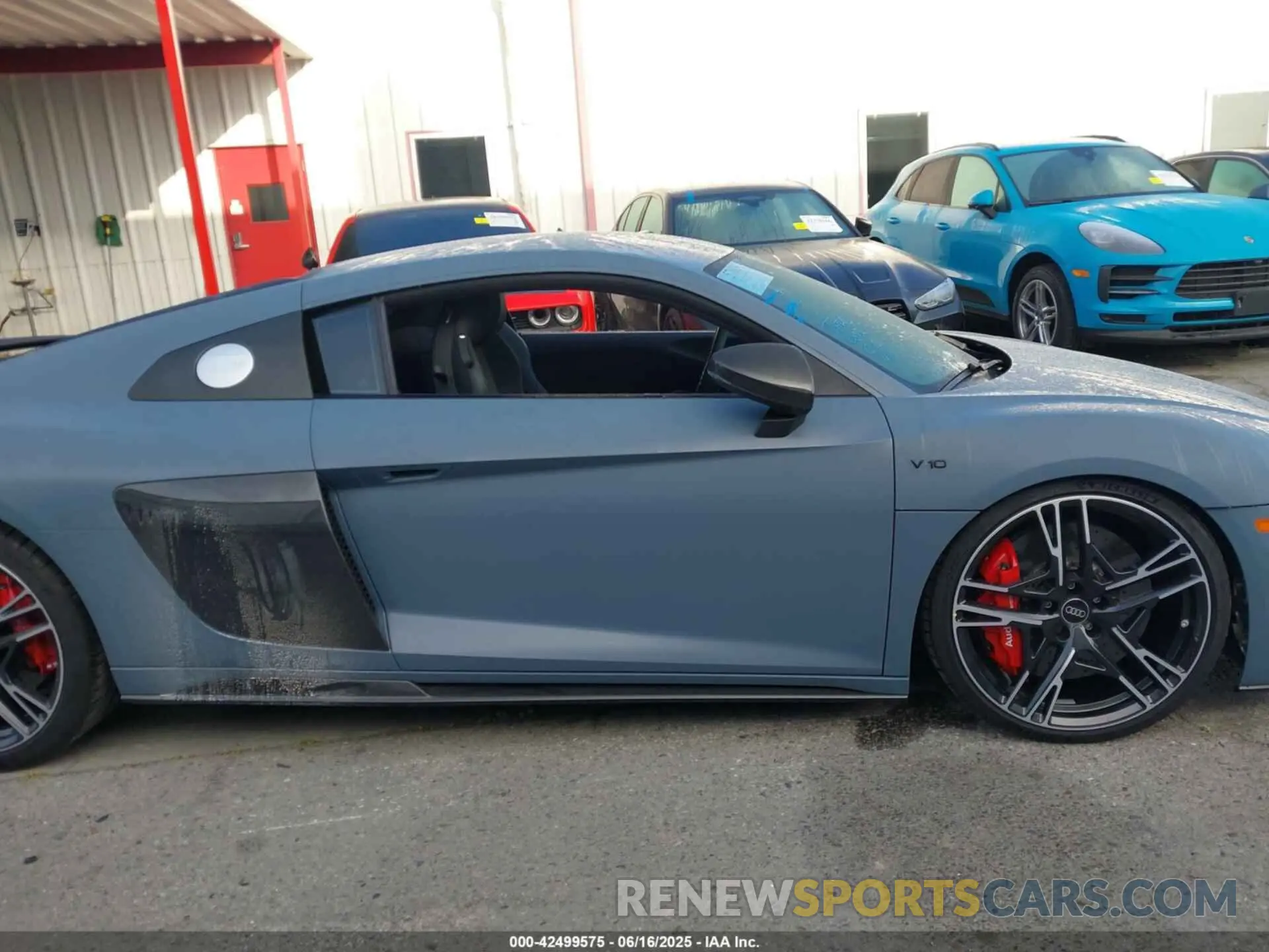 13 Фотография поврежденного автомобиля WUAKBAFX4P7902281 AUDI R8 2023
