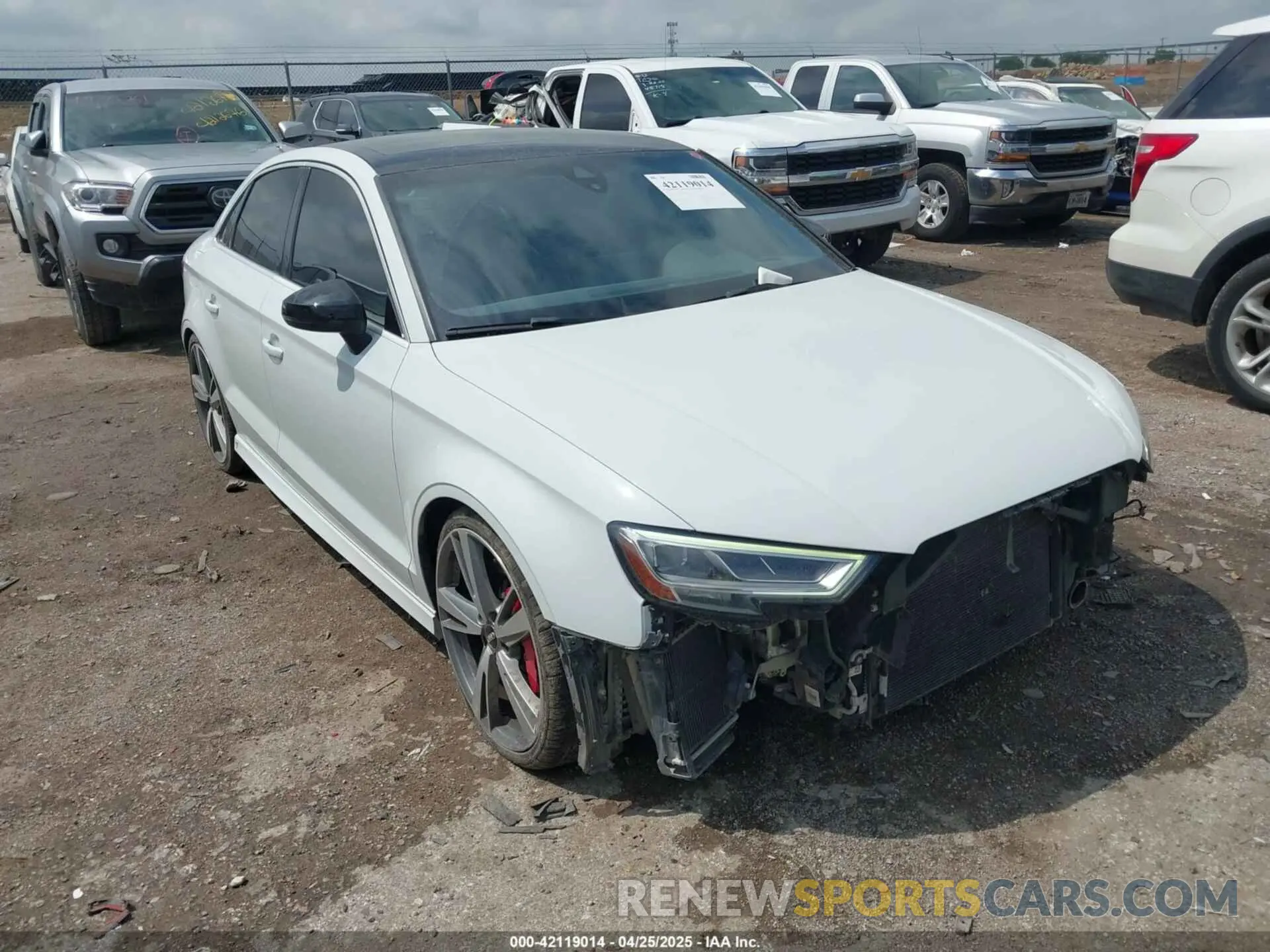 1 Photograph of a damaged car WUABWGFF3KA907627 AUDI RS 3 2019