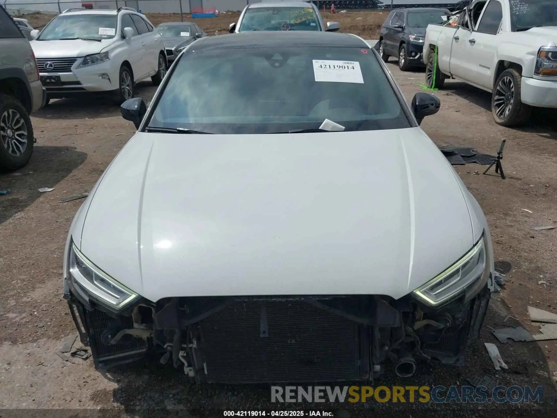 12 Photograph of a damaged car WUABWGFF3KA907627 AUDI RS 3 2019