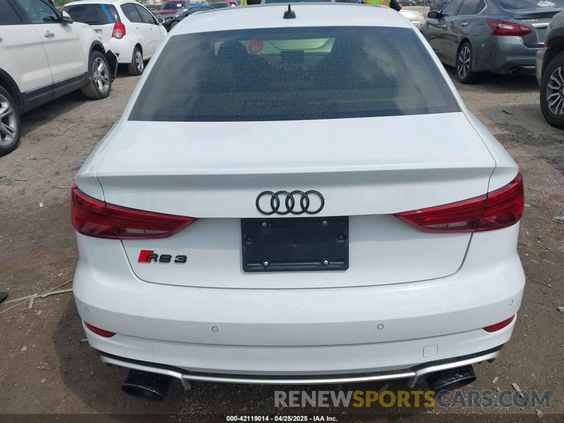 16 Photograph of a damaged car WUABWGFF3KA907627 AUDI RS 3 2019