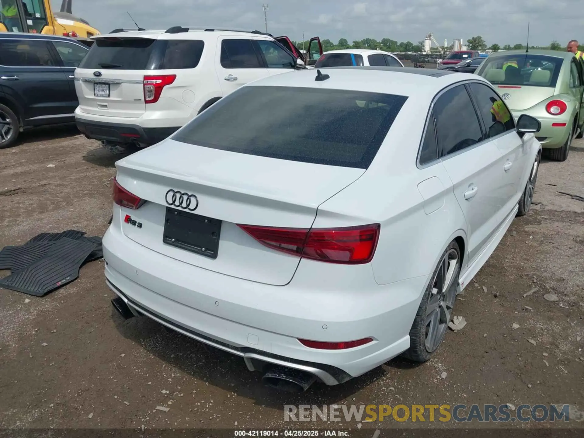 4 Photograph of a damaged car WUABWGFF3KA907627 AUDI RS 3 2019