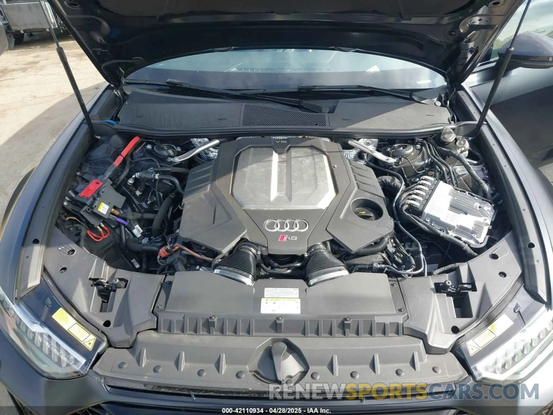 10 Photograph of a damaged car WUA1CBF26MN906407 AUDI RS 6 AVANT 2021