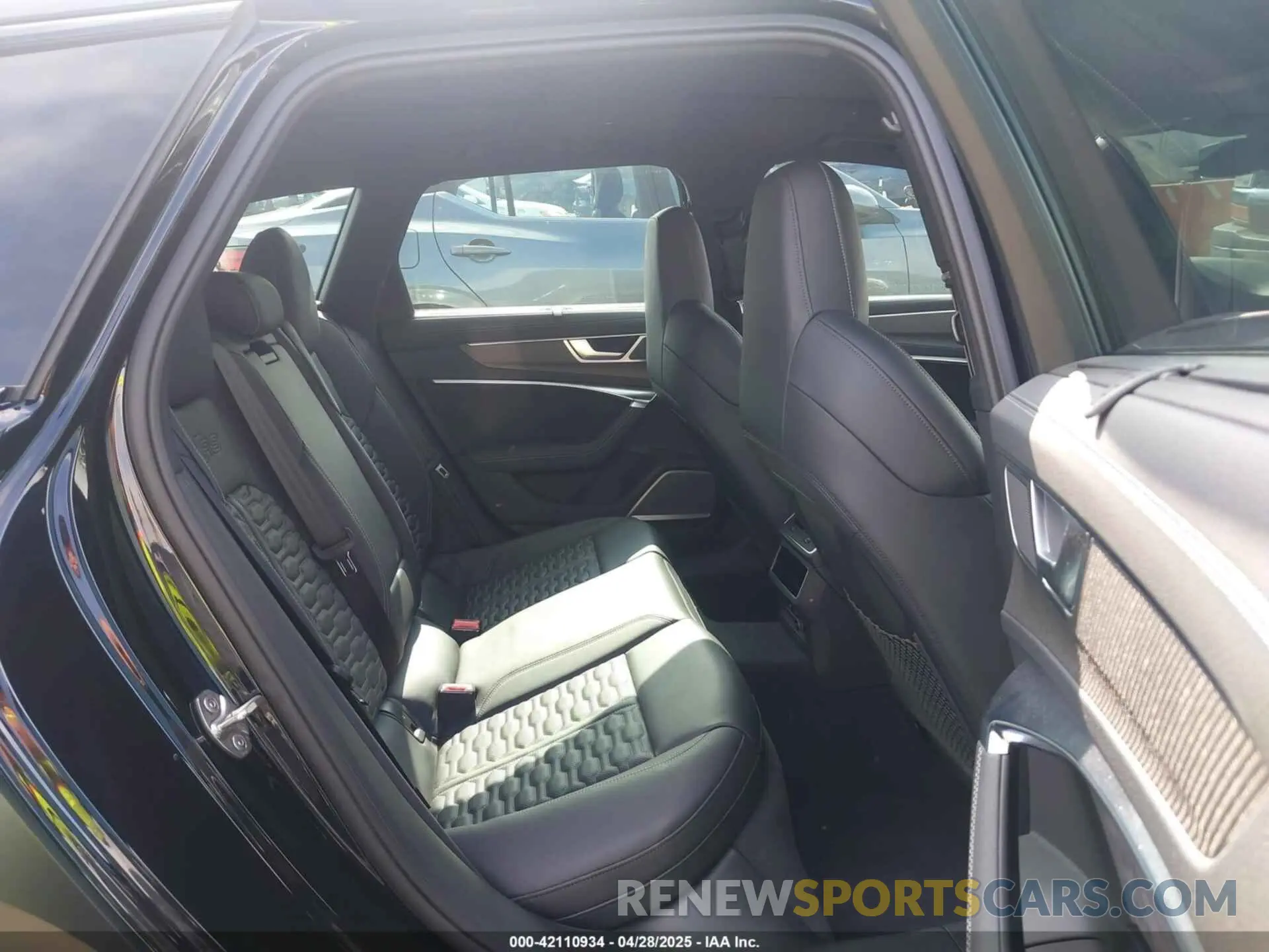 8 Photograph of a damaged car WUA1CBF26MN906407 AUDI RS 6 AVANT 2021