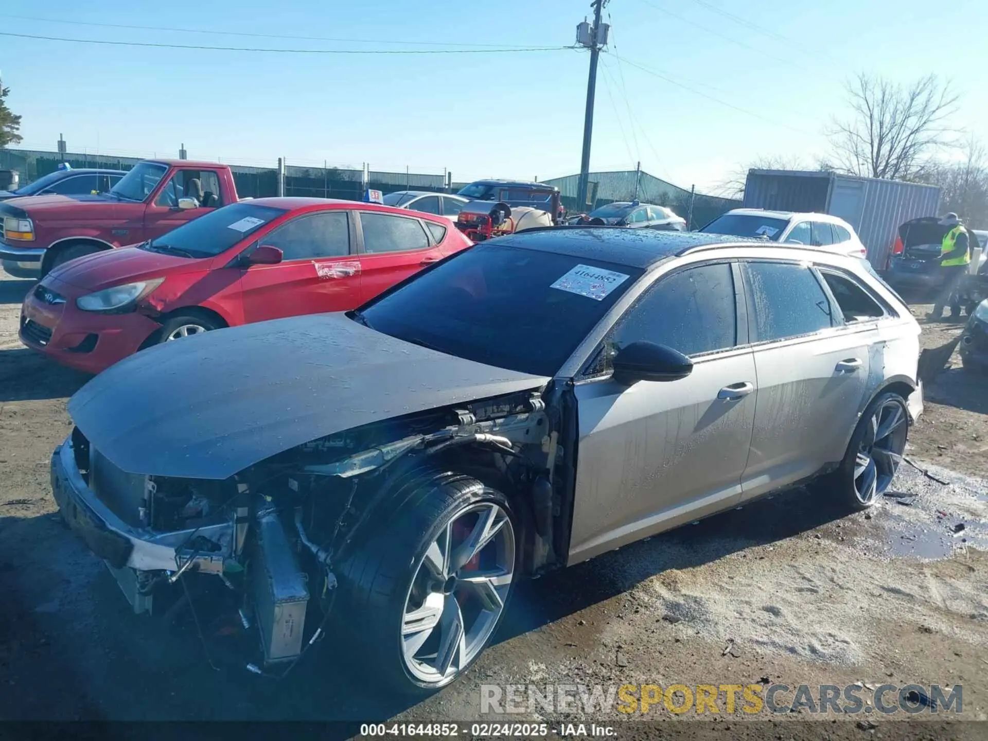 2 Фотография поврежденного автомобиля WUA1CBF23NN902140 AUDI RS 6 AVANT 2022