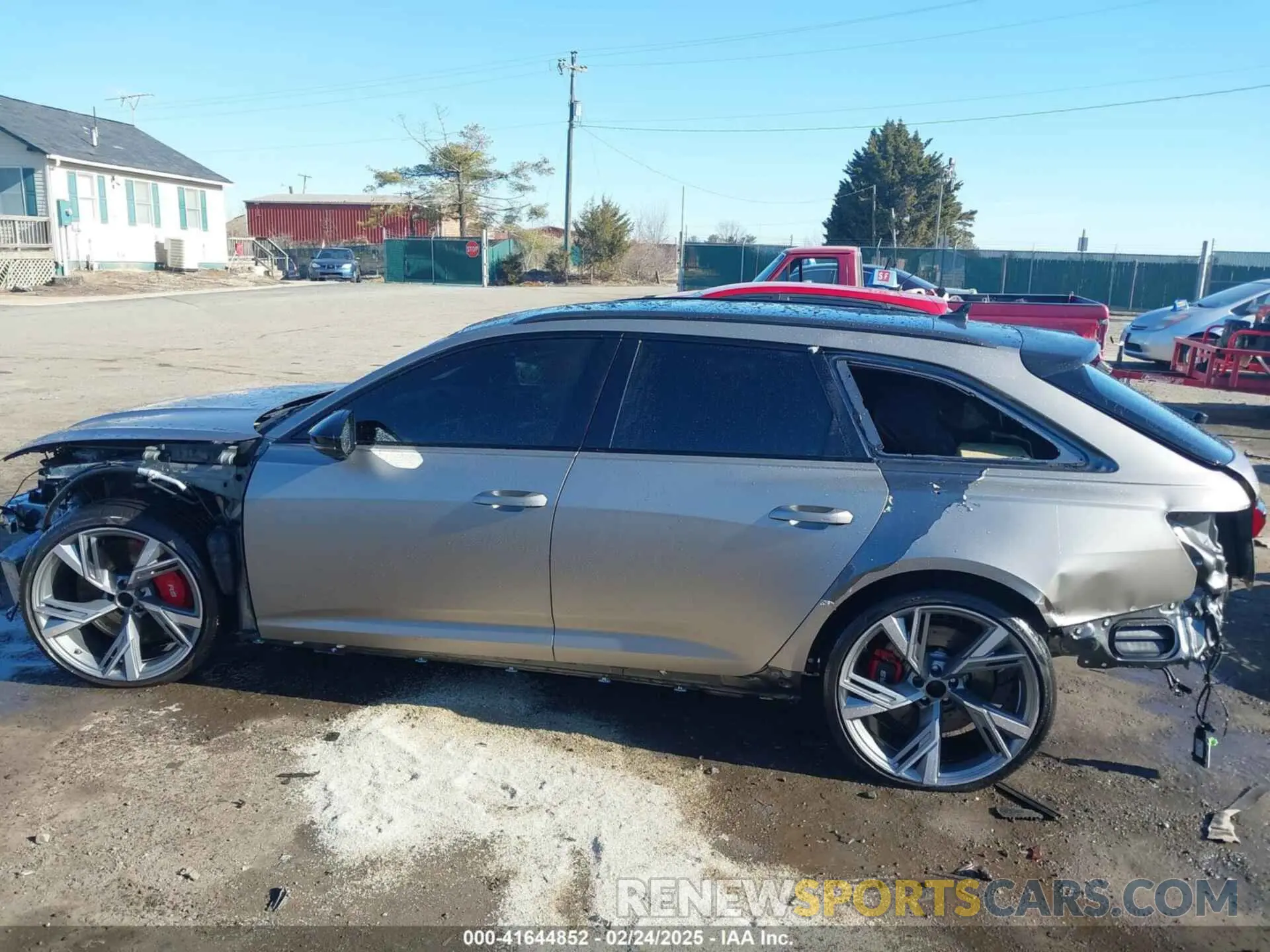 6 Фотография поврежденного автомобиля WUA1CBF23NN902140 AUDI RS 6 AVANT 2022