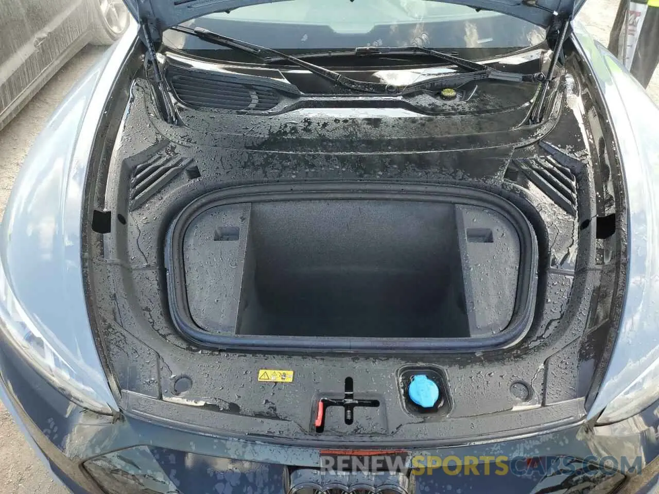 11 Photograph of a damaged car WAUBHBFW4N7901781 AUDI RS E-TRON 2022