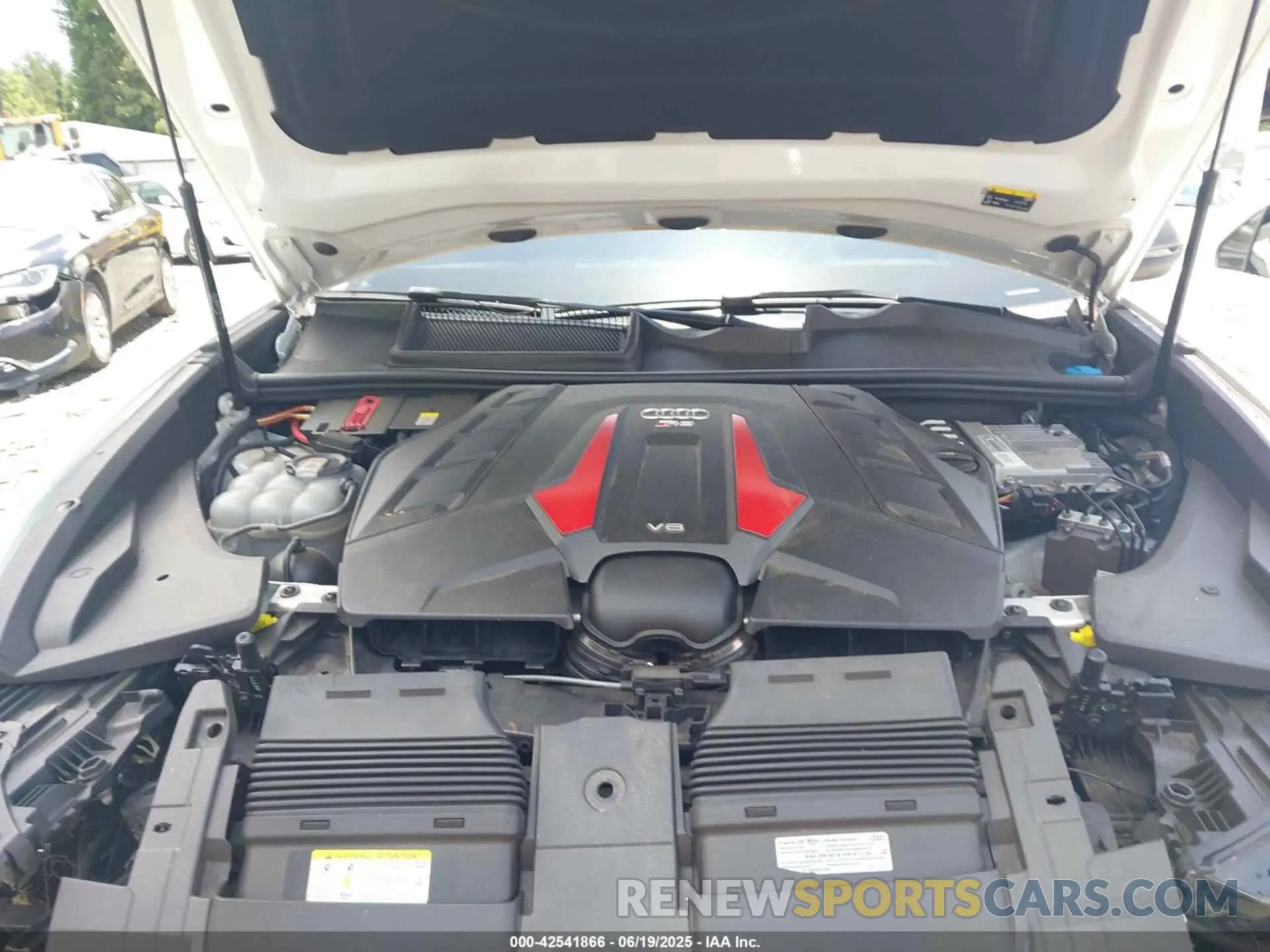 10 Photograph of a damaged car WU1ARBF10MD029781 AUDI RS Q8 2021