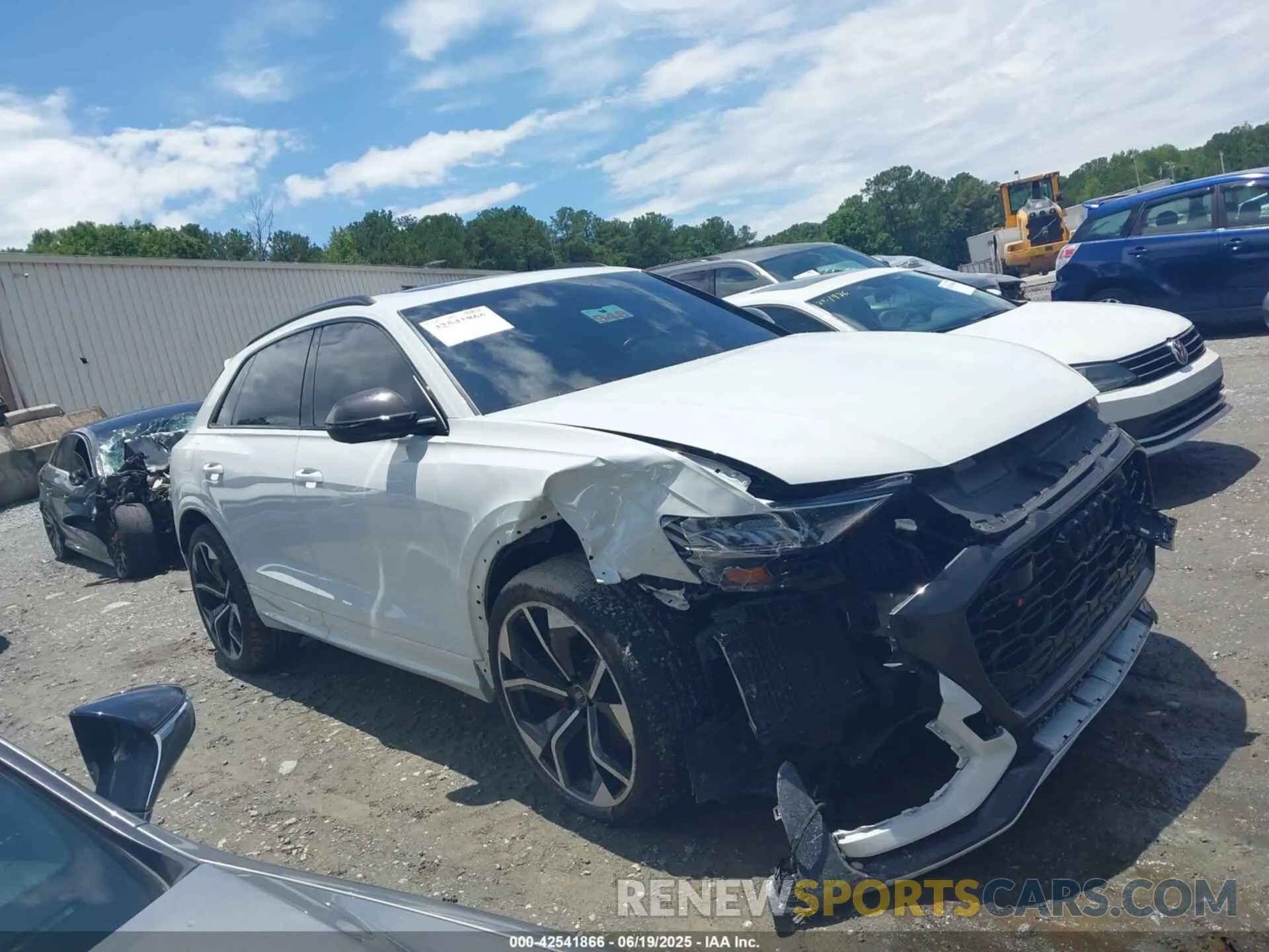 13 Photograph of a damaged car WU1ARBF10MD029781 AUDI RS Q8 2021