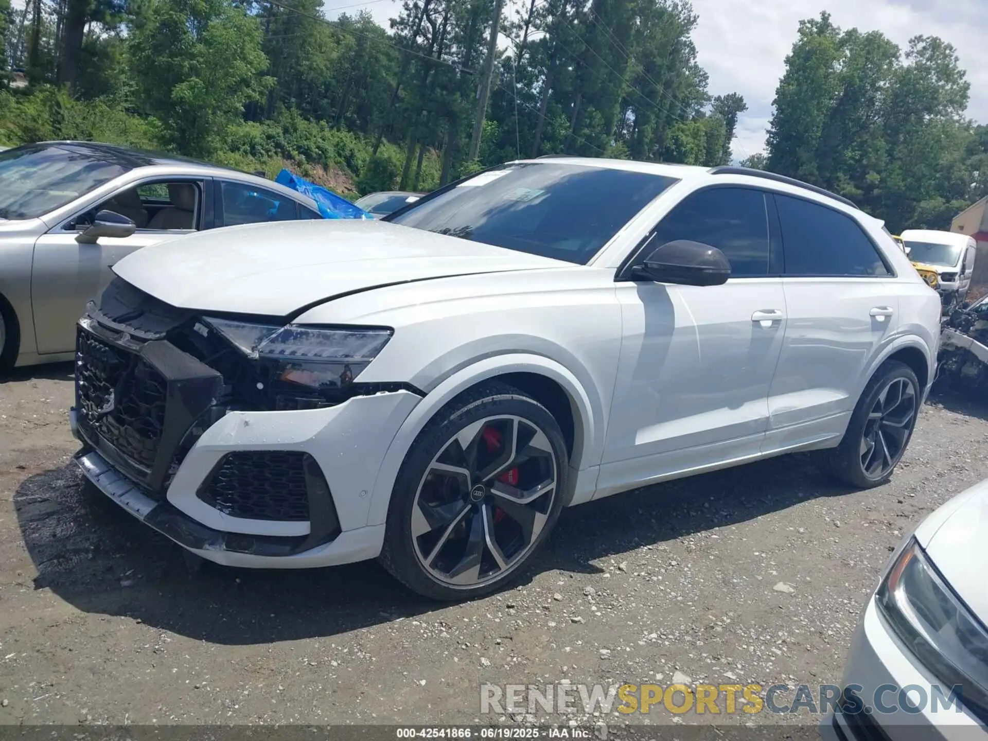 2 Photograph of a damaged car WU1ARBF10MD029781 AUDI RS Q8 2021