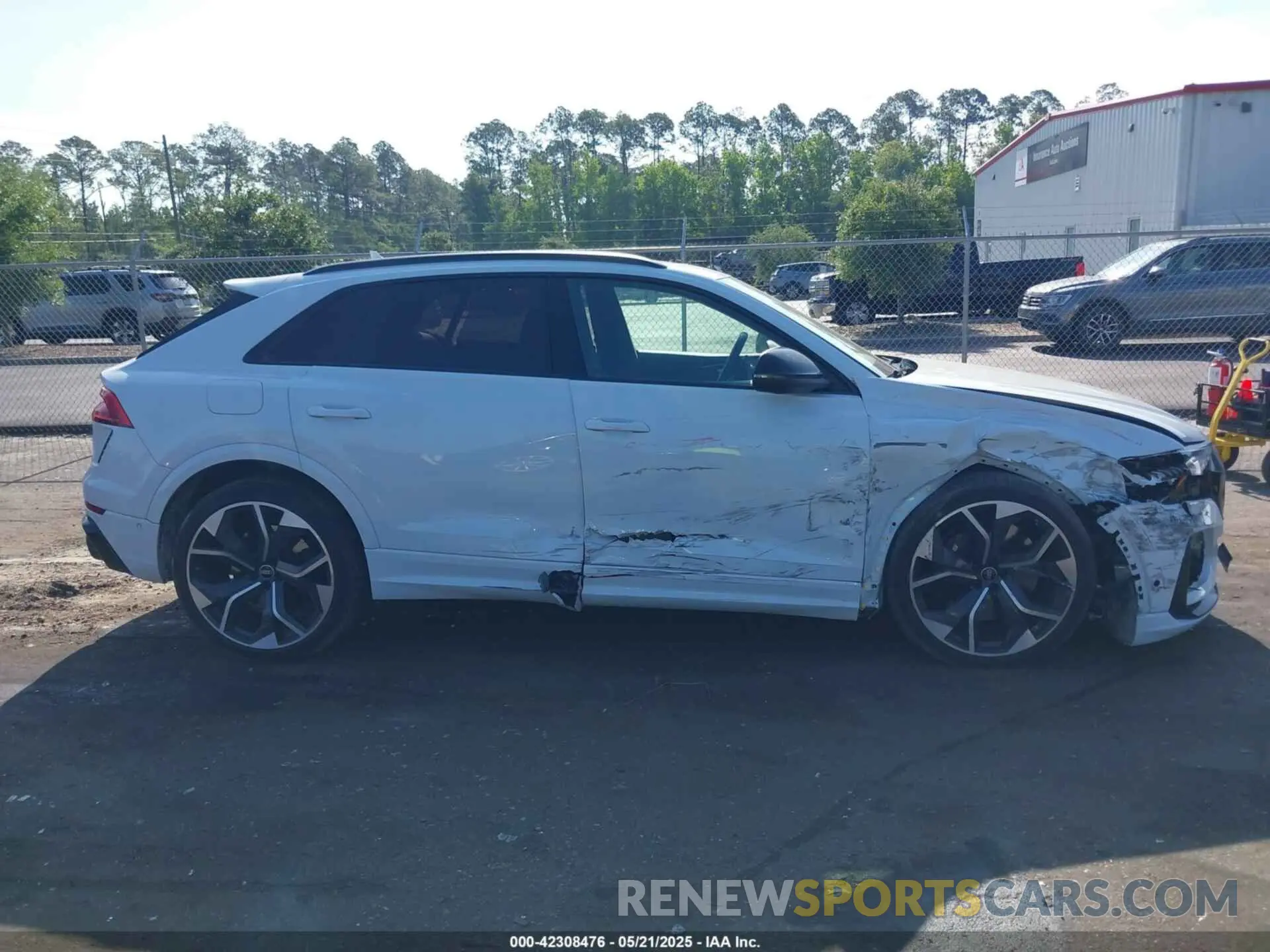 13 Photograph of a damaged car WU1ARBF18ND025883 AUDI RS Q8 2022