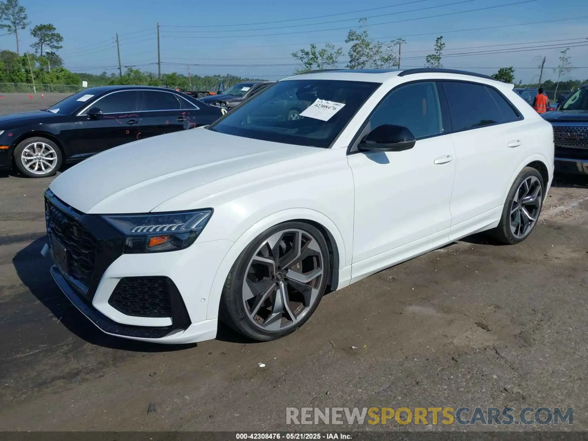 2 Photograph of a damaged car WU1ARBF18ND025883 AUDI RS Q8 2022