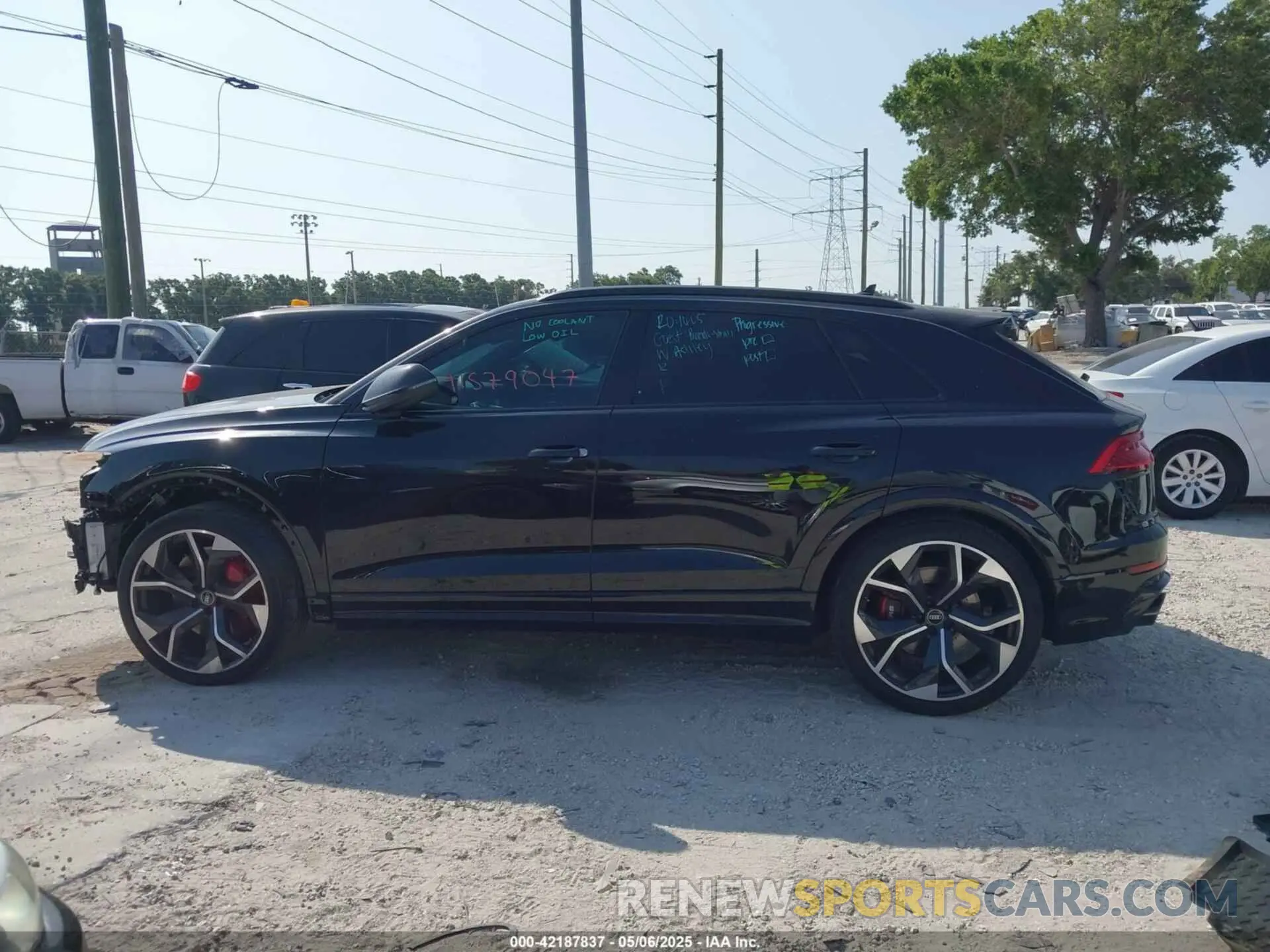 15 Photograph of a damaged car WU1ARBF15RD005841 AUDI RS Q8 2024
