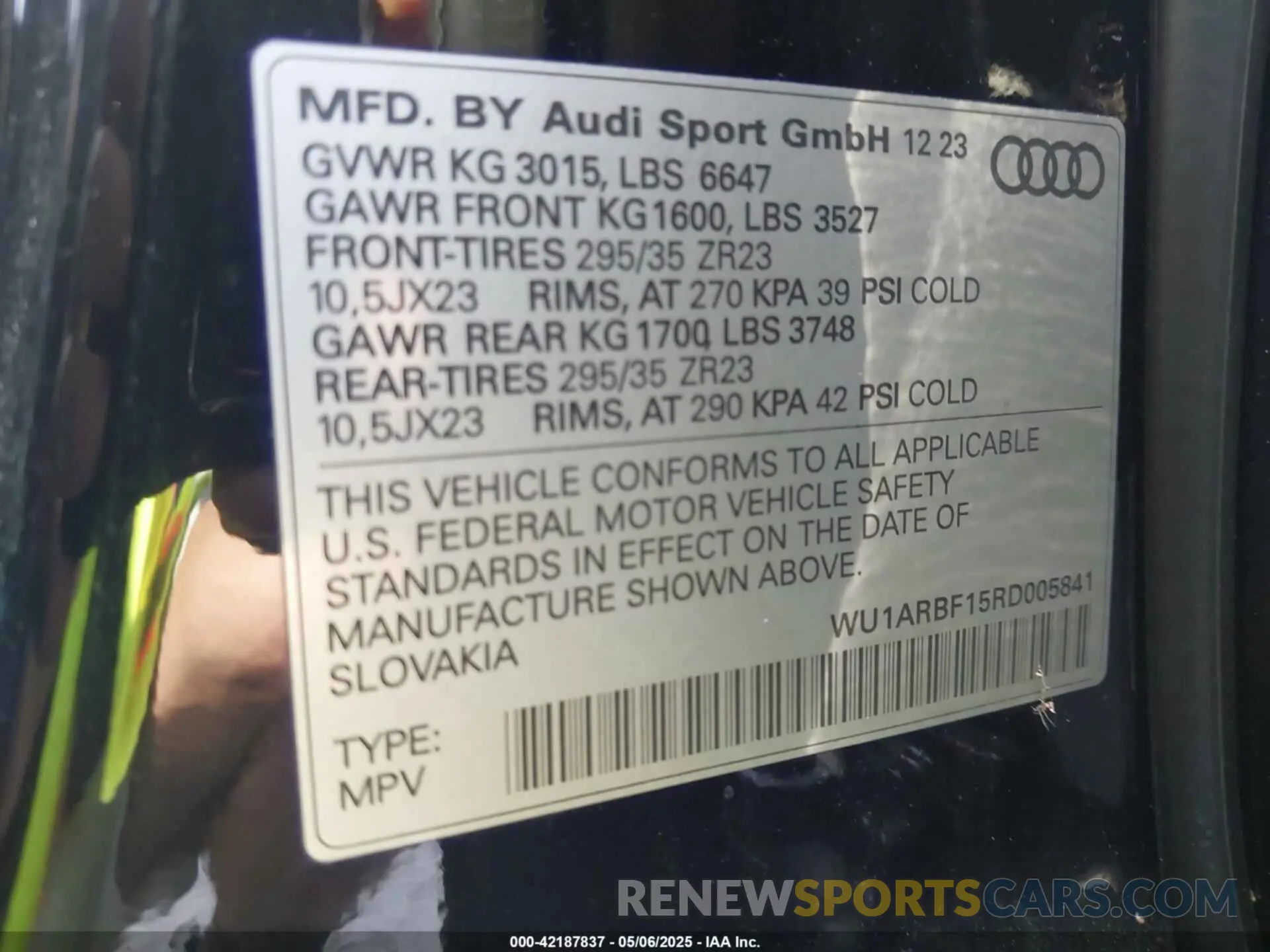 9 Photograph of a damaged car WU1ARBF15RD005841 AUDI RS Q8 2024
