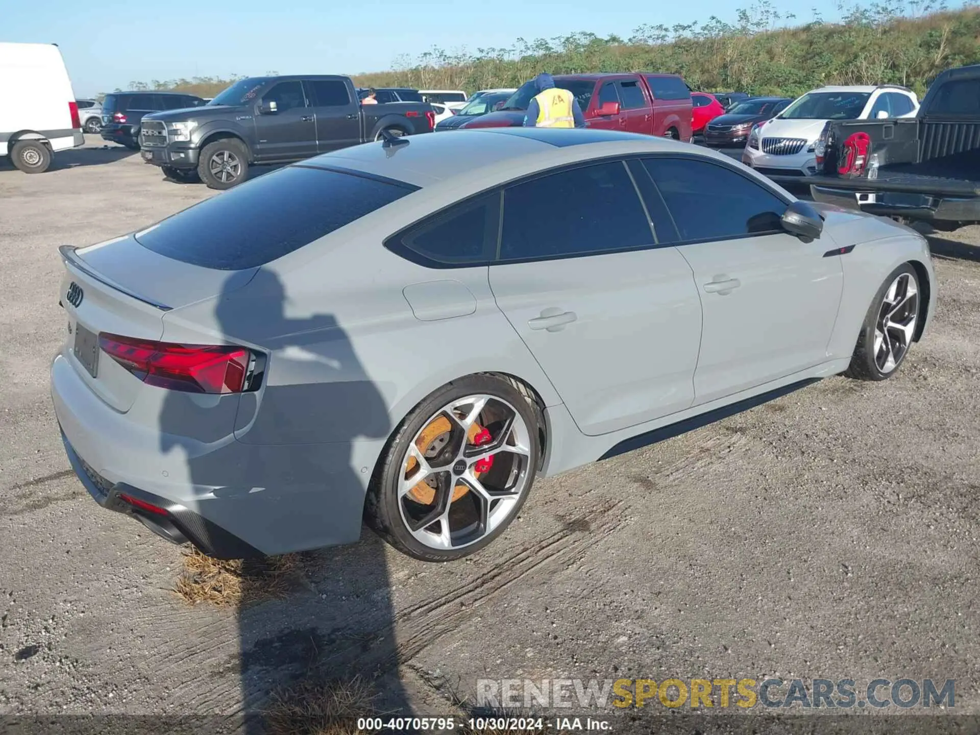 4 Фотография поврежденного автомобиля WUAAWCF5XRA902589 AUDI RS5 2024