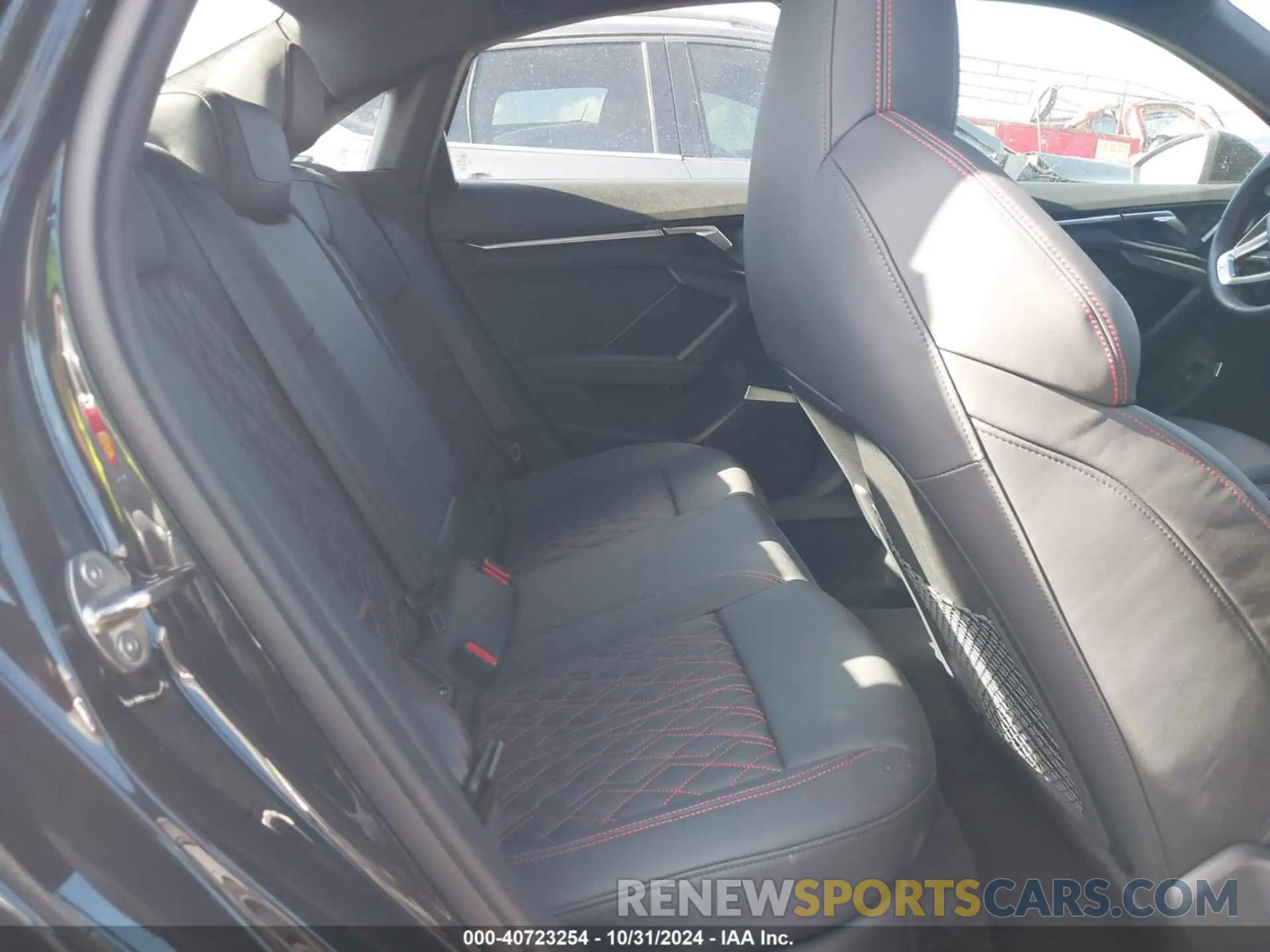 8 Фотография поврежденного автомобиля WAUJ3DGY2RA079934 AUDI S3 2024