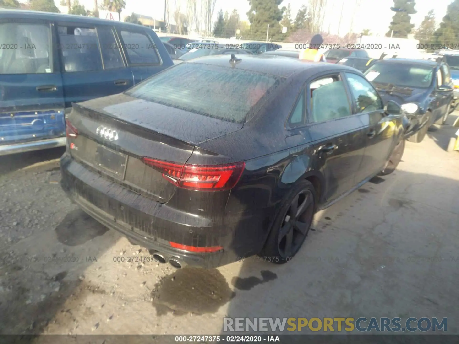 4 Photograph of a damaged car WAUB4AF48KA005809 AUDI S4 2019