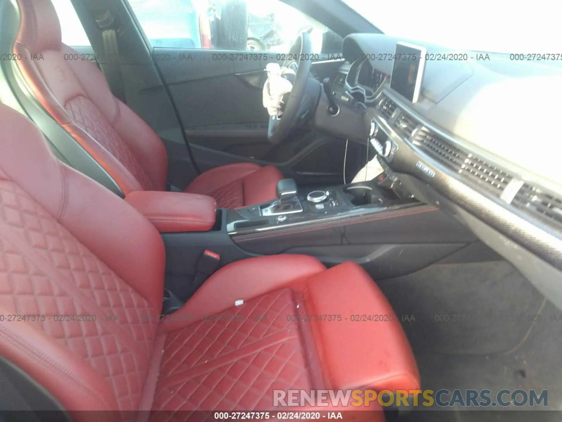 5 Photograph of a damaged car WAUB4AF48KA005809 AUDI S4 2019