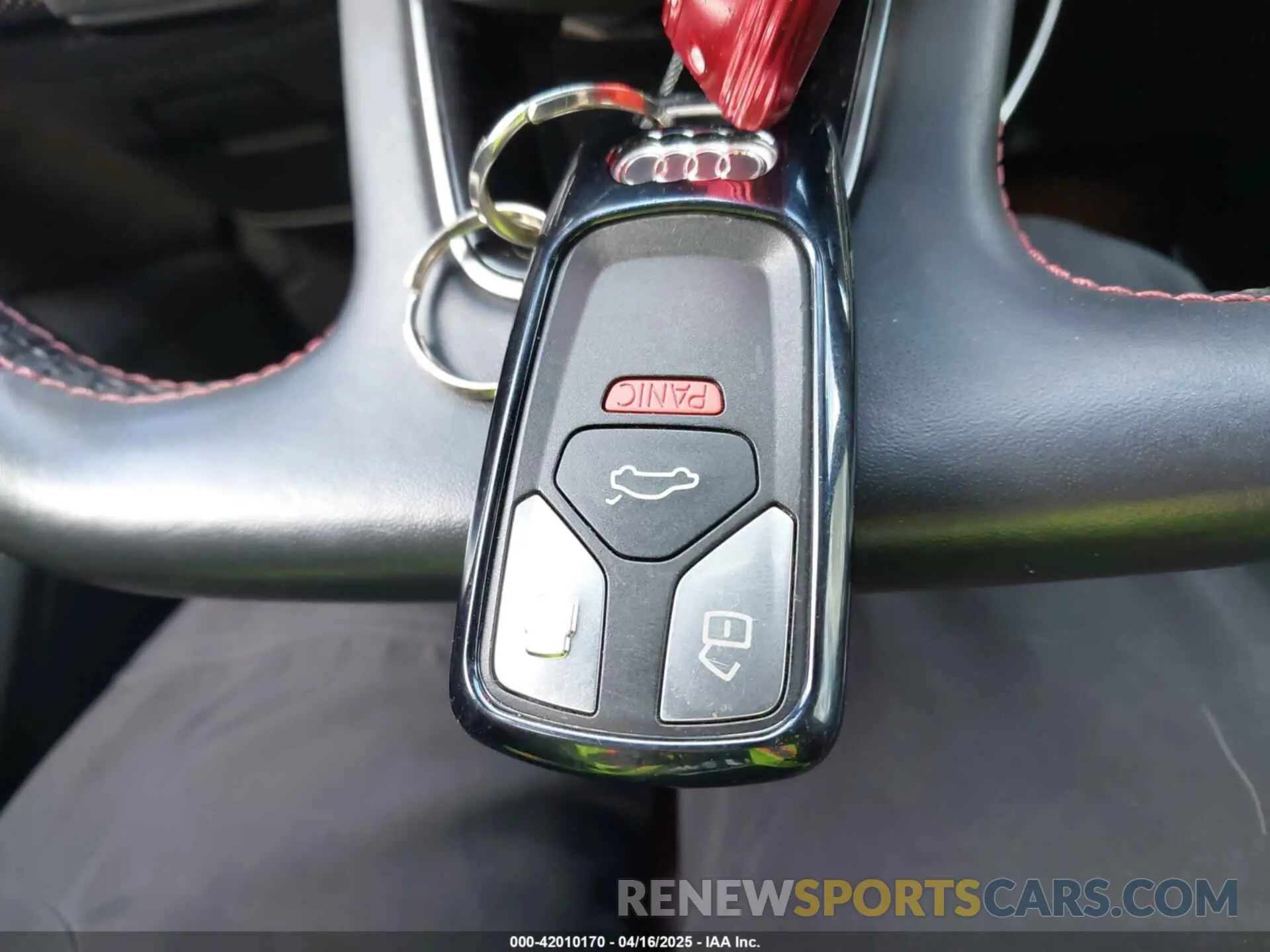11 Фотография поврежденного автомобиля WAUB4AF49KA003745 AUDI S4 2019
