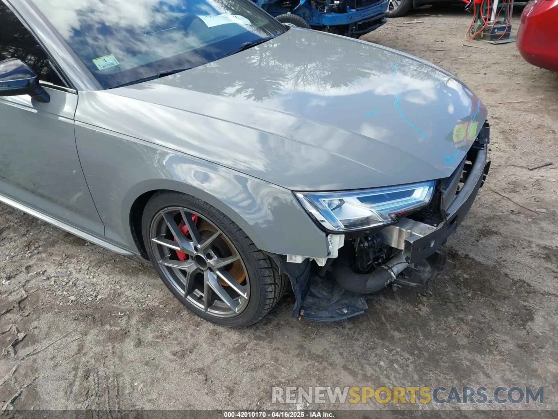 17 Фотография поврежденного автомобиля WAUB4AF49KA003745 AUDI S4 2019