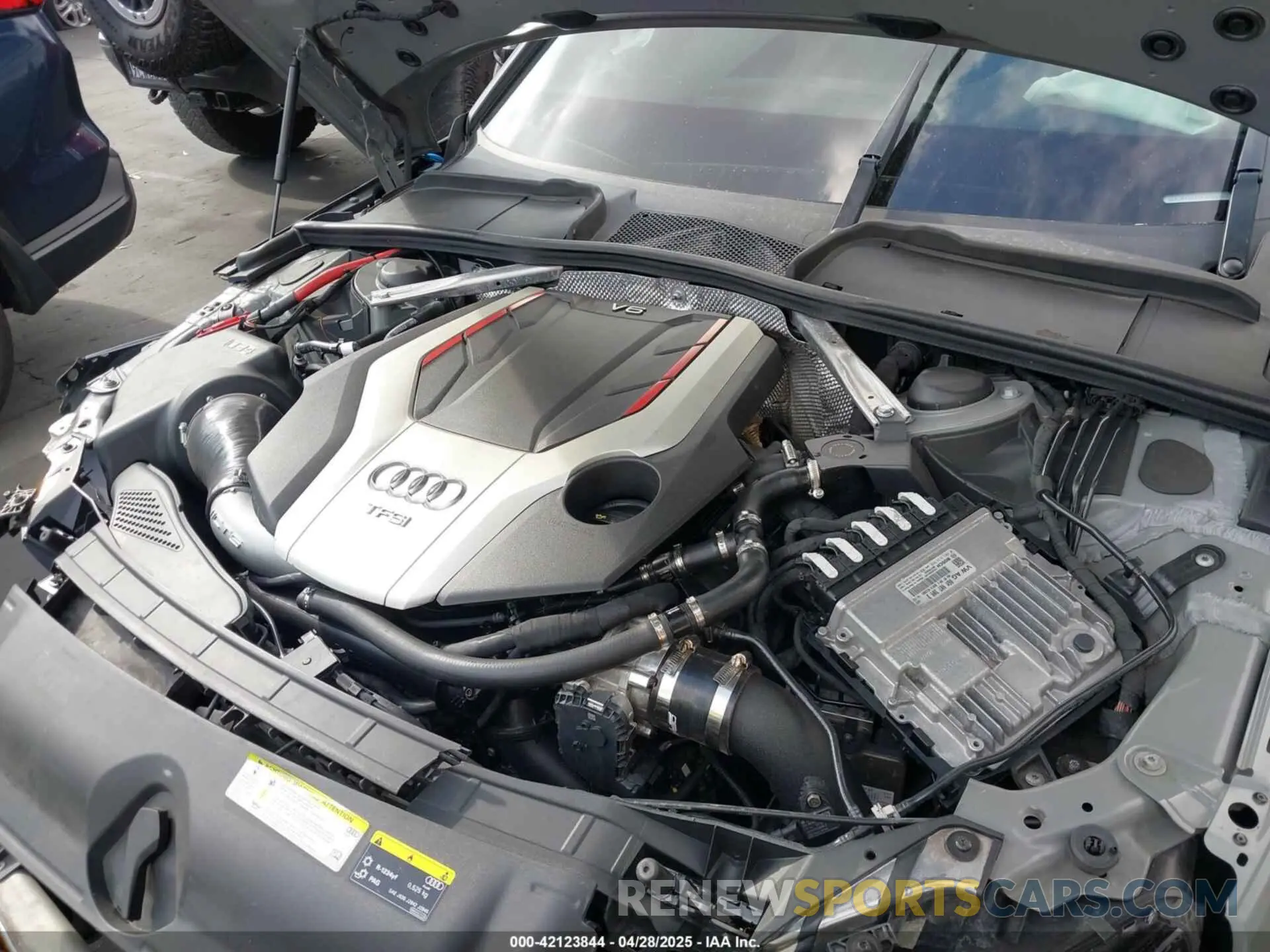 10 Photograph of a damaged car WAUB4AF49KA089090 AUDI S4 2019