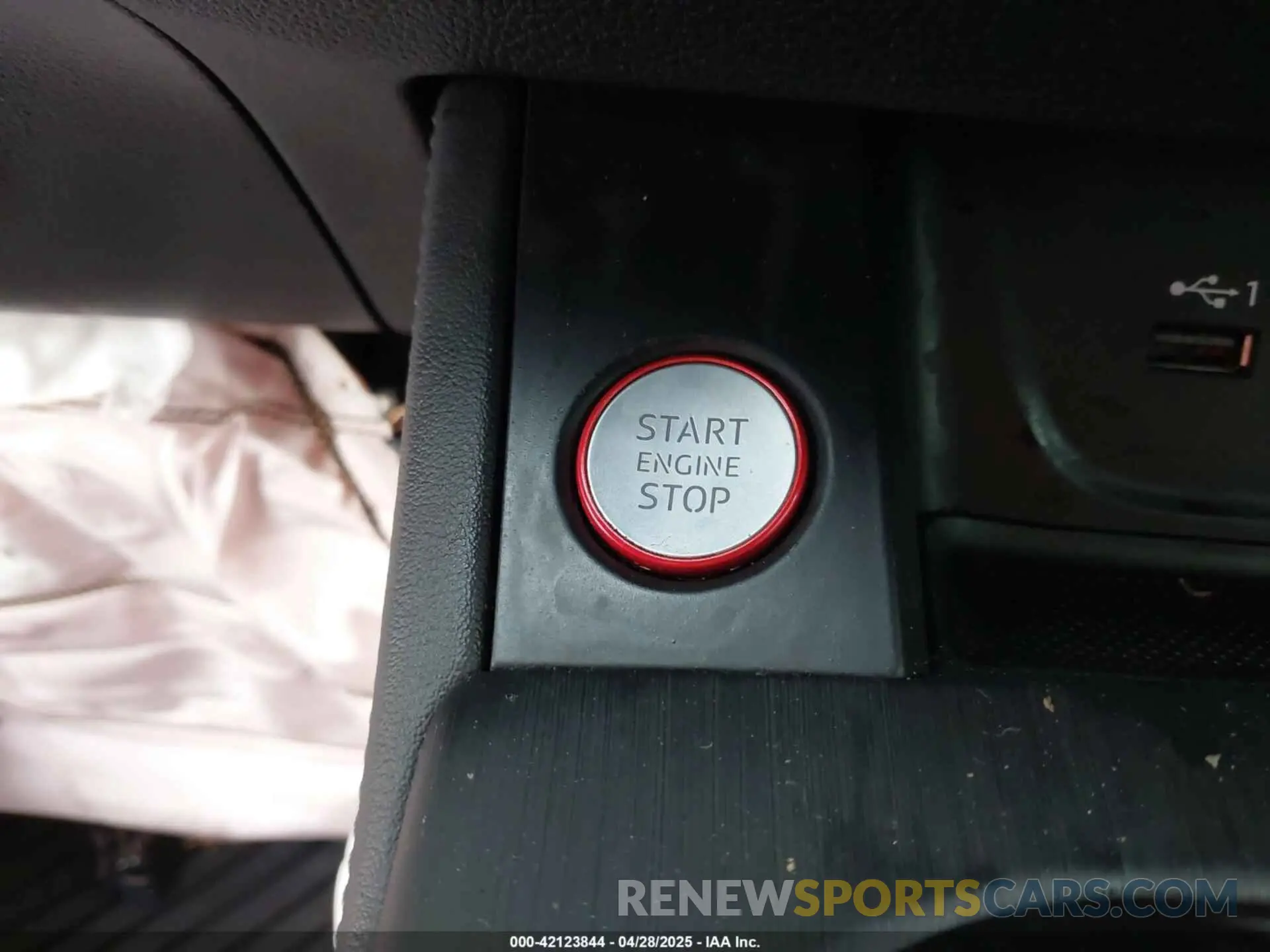 11 Photograph of a damaged car WAUB4AF49KA089090 AUDI S4 2019