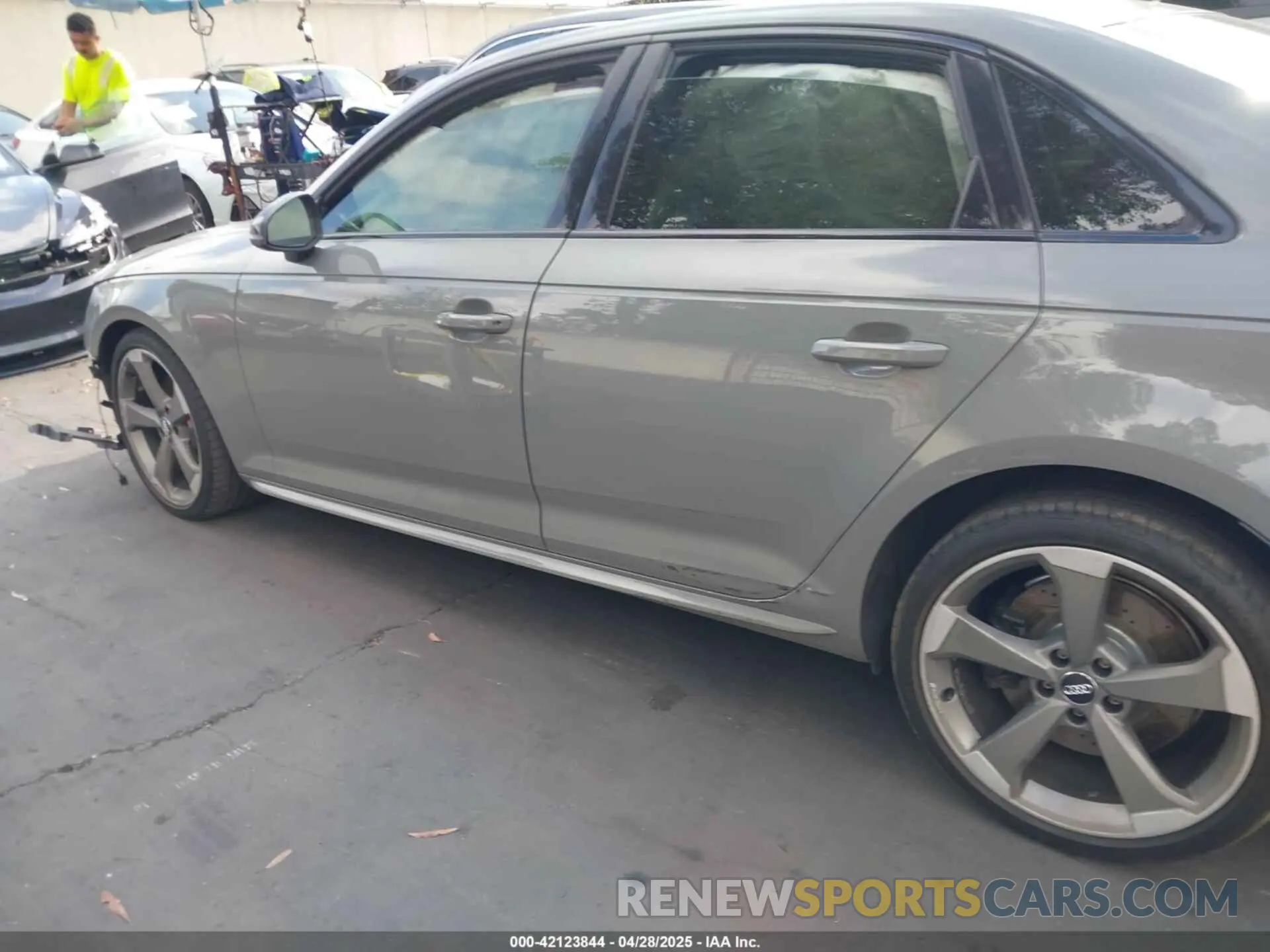 14 Photograph of a damaged car WAUB4AF49KA089090 AUDI S4 2019