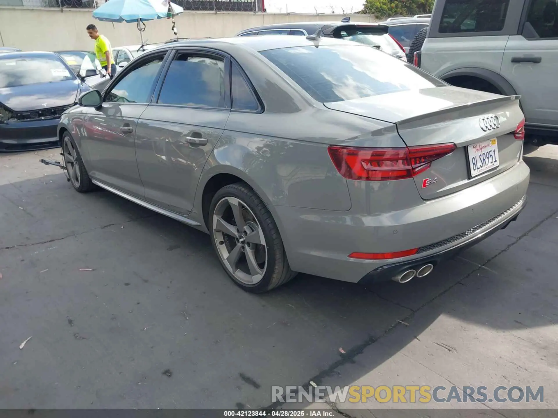 3 Photograph of a damaged car WAUB4AF49KA089090 AUDI S4 2019