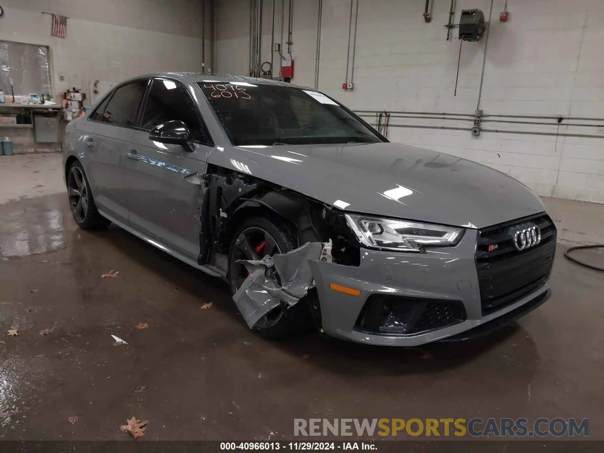 1 Фотография поврежденного автомобиля WAUB4AF4XKA069169 AUDI S4 2019