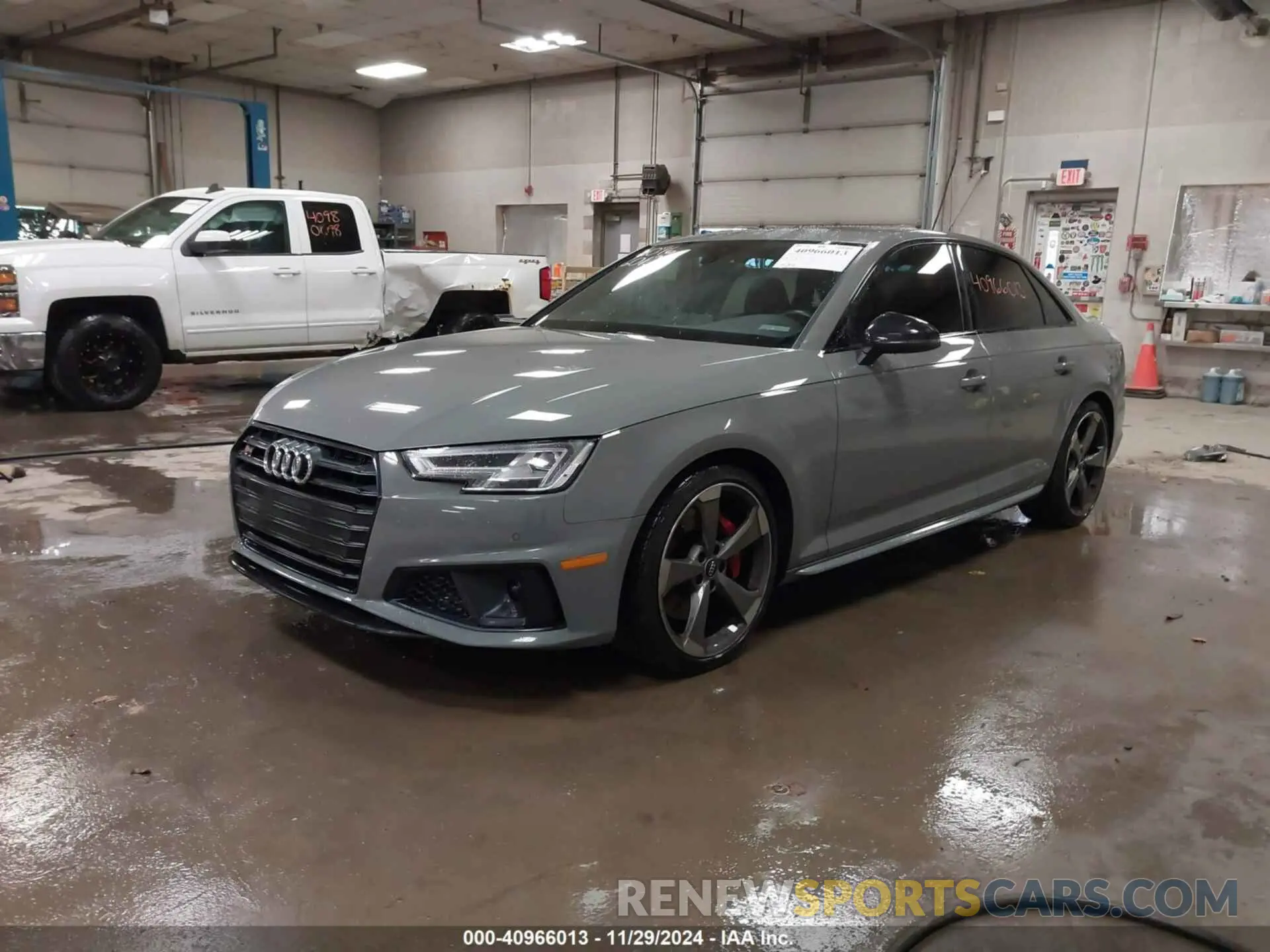2 Фотография поврежденного автомобиля WAUB4AF4XKA069169 AUDI S4 2019