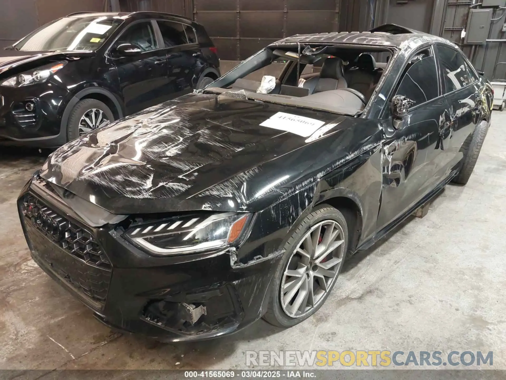 2 Фотография поврежденного автомобиля WAUB4AF45PA013812 AUDI S4 2023