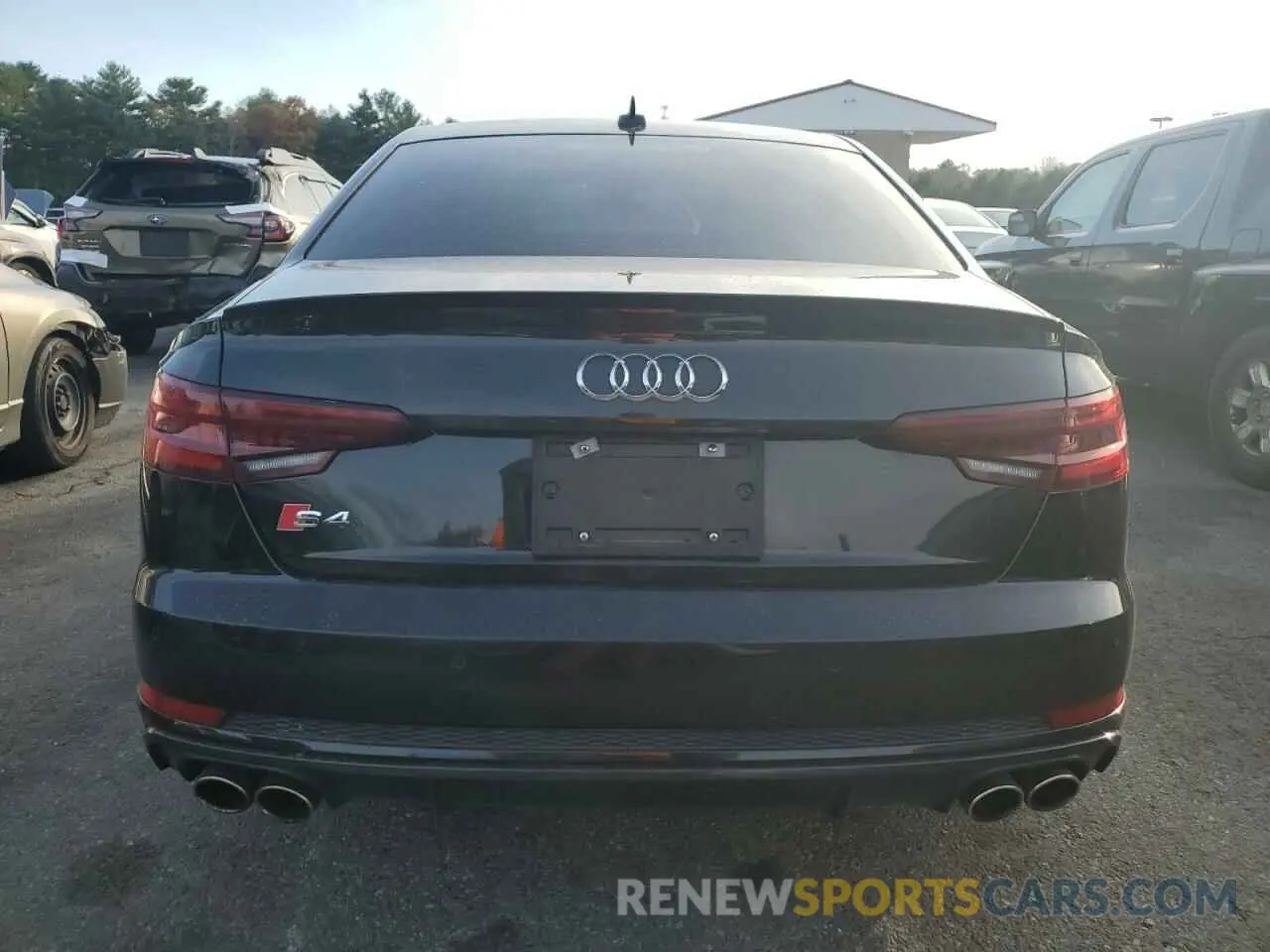 6 Photograph of a damaged car WAUB4AF4XKA003043 AUDI S4/RS4 2019