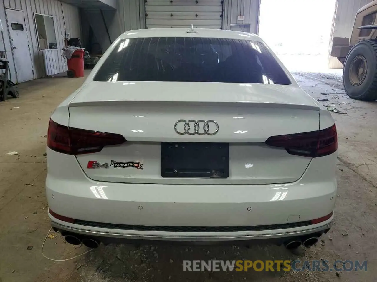 6 Photograph of a damaged car WAUB4AF4XKA047480 AUDI S4/RS4 2019