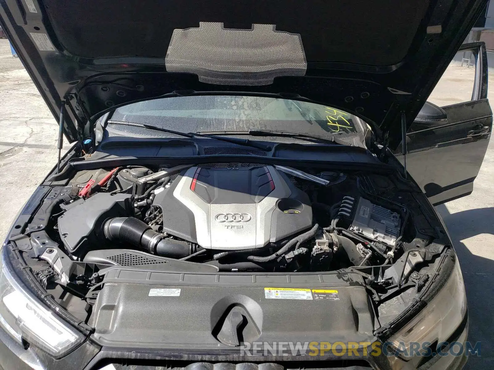 7 Photograph of a damaged car WAUC4AF42KA057215 AUDI S4/RS4 2019