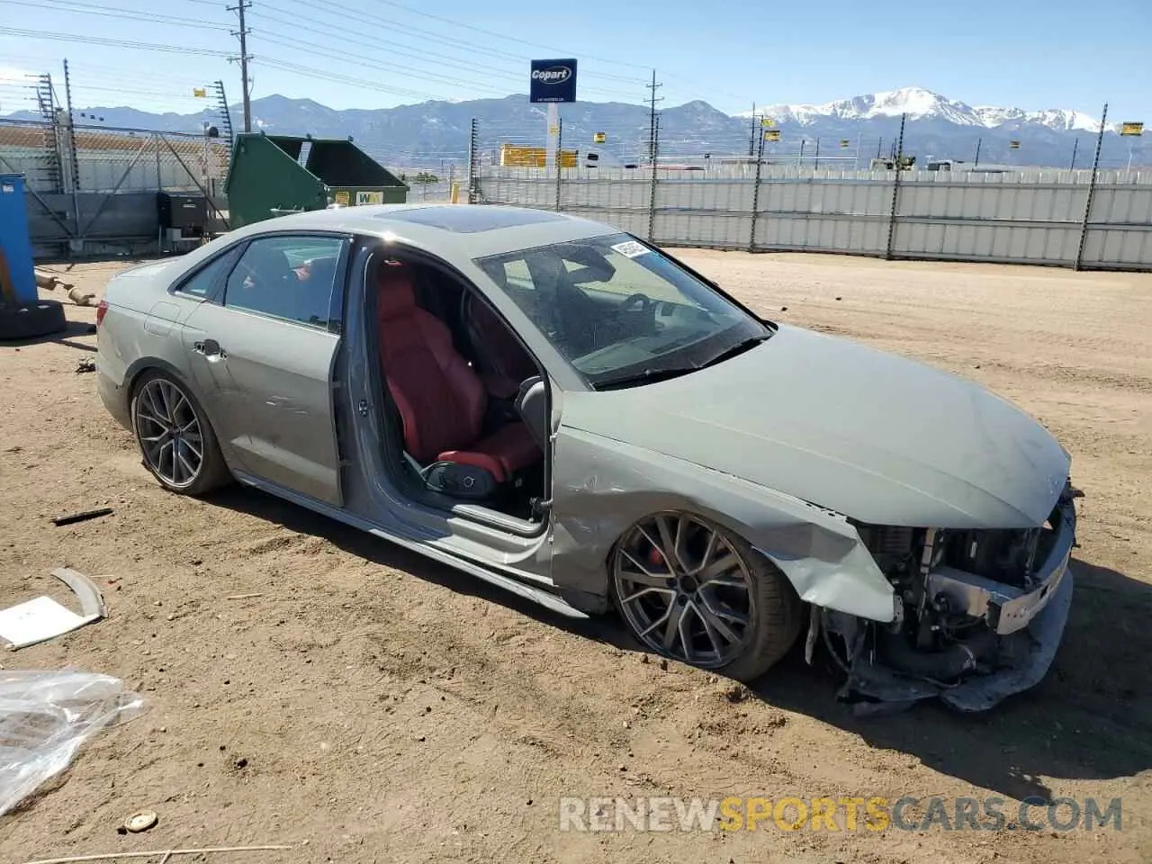 4 Photograph of a damaged car WAUC4AF47LA042565 AUDI S4/RS4 2020