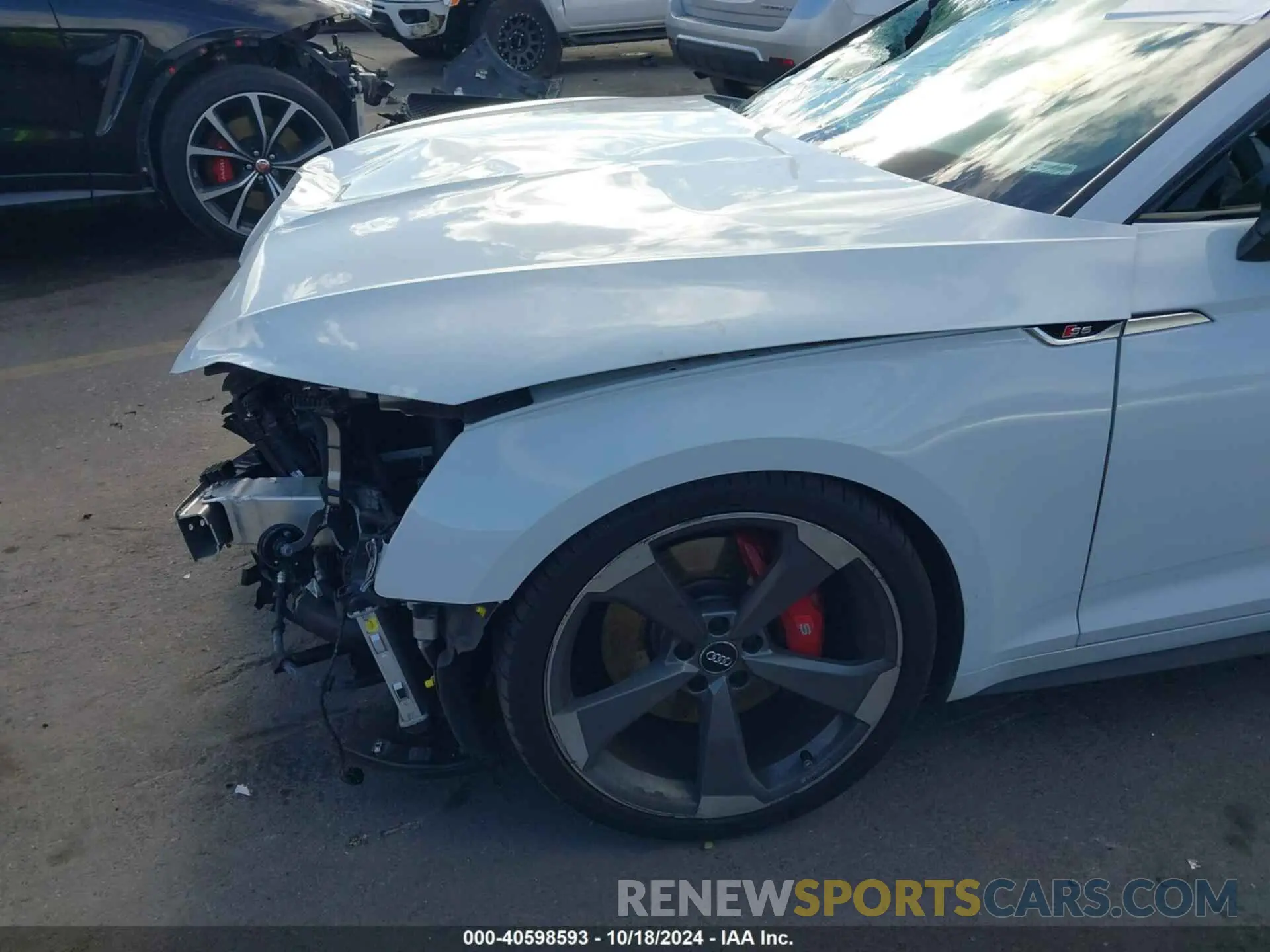 6 Photograph of a damaged car WAUB4CF56KA002654 AUDI S5 2019